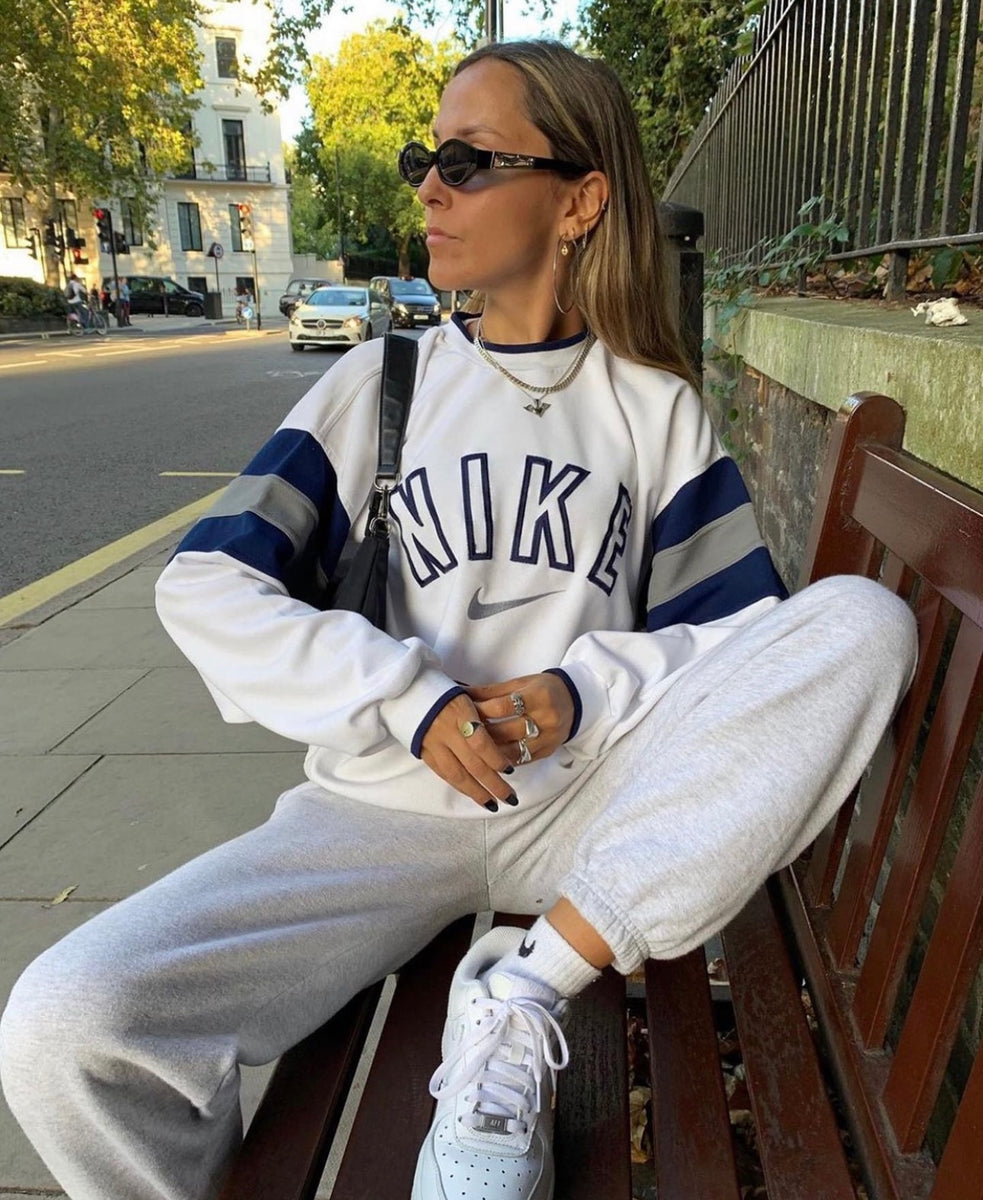 white nike spell out sweatshirt