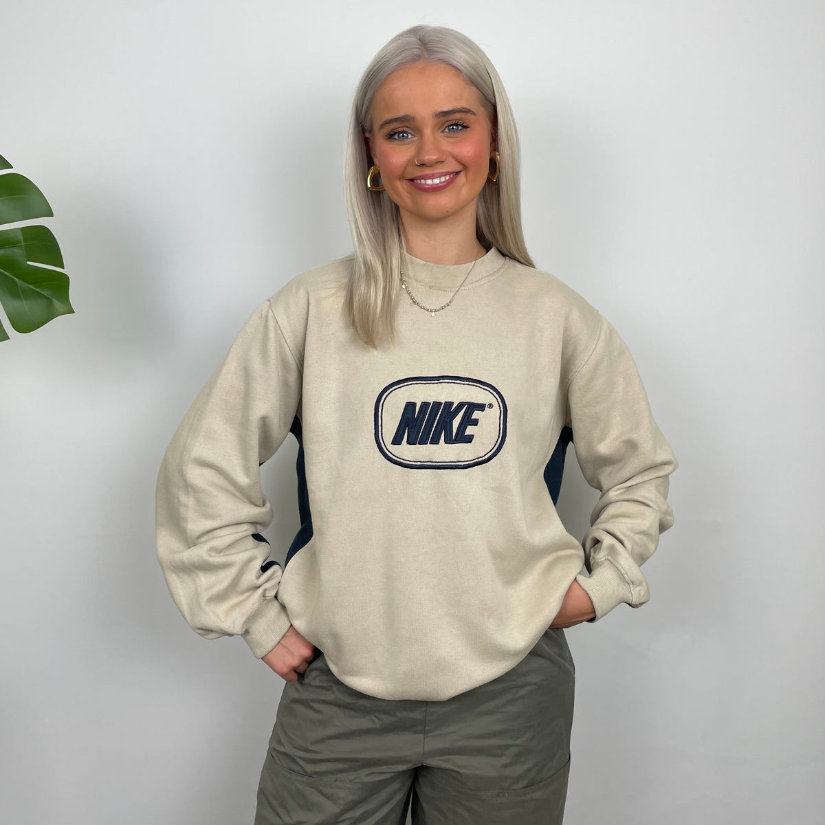 nike crewneck sweatshirt women's vintage