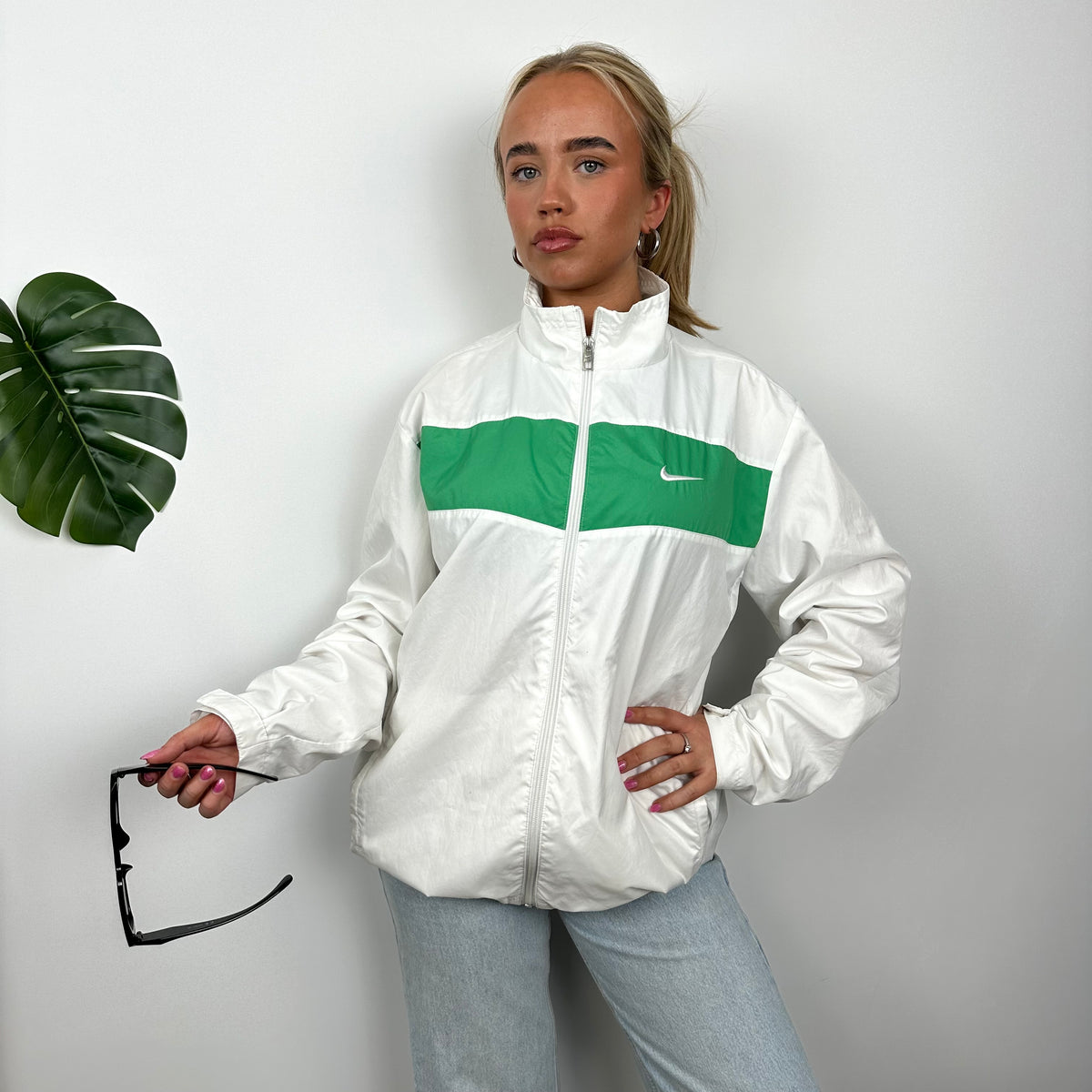 Nike windbreaker green and white best sale