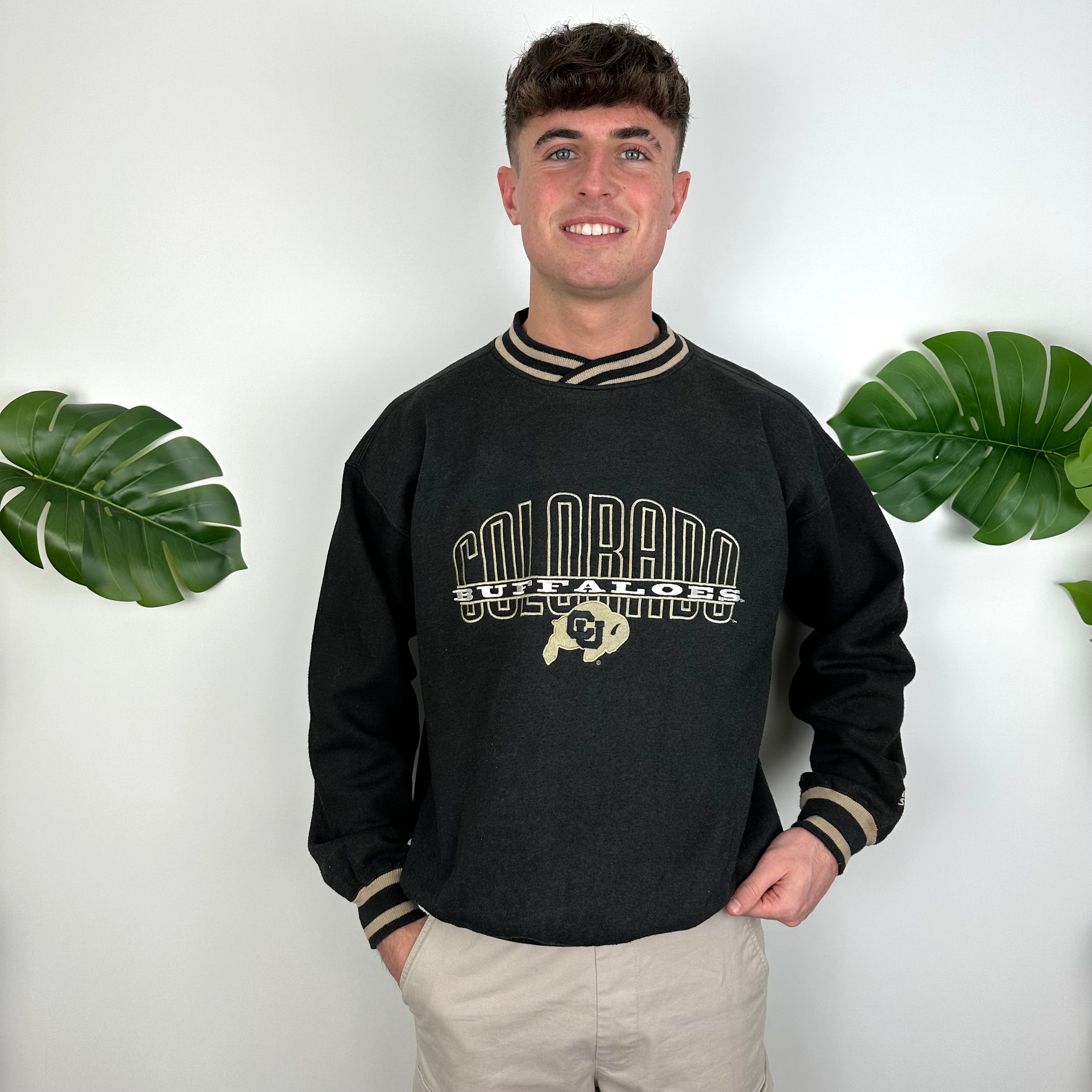 Colorado Buffaloes USA College Black Embroidered Spell Out Sweatshirt (M)