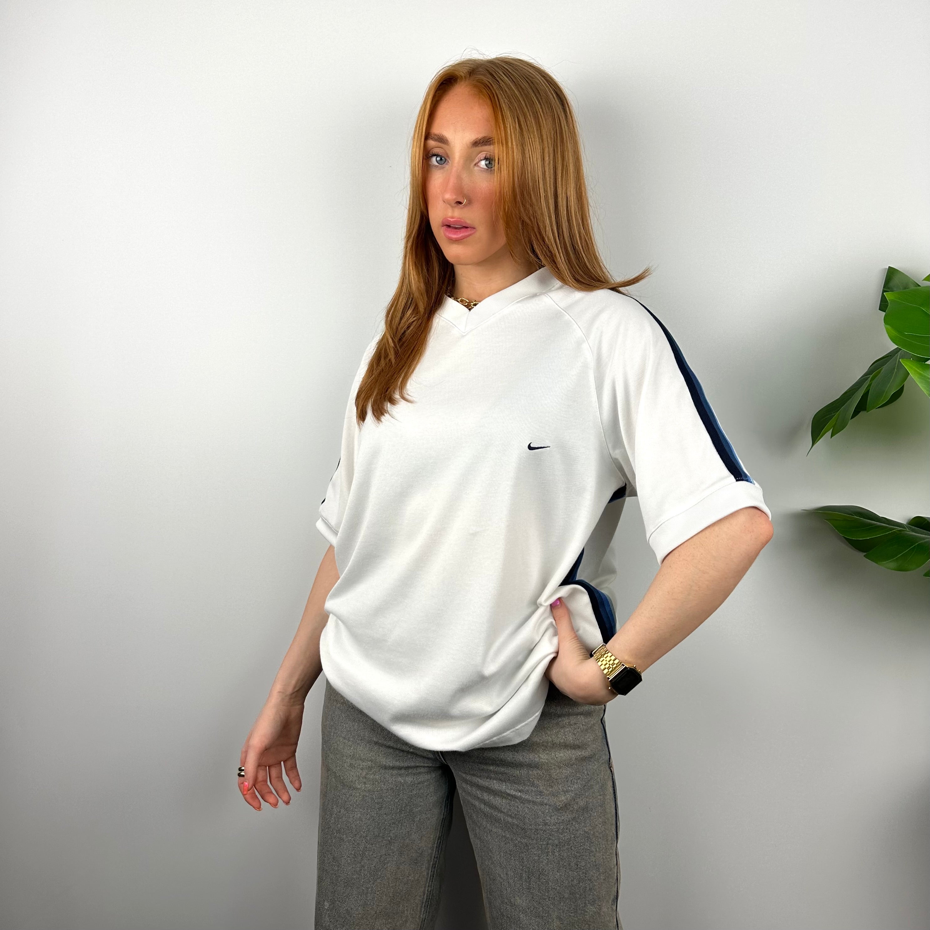 Nike RARE White Embroidered Swoosh T Shirt (L)