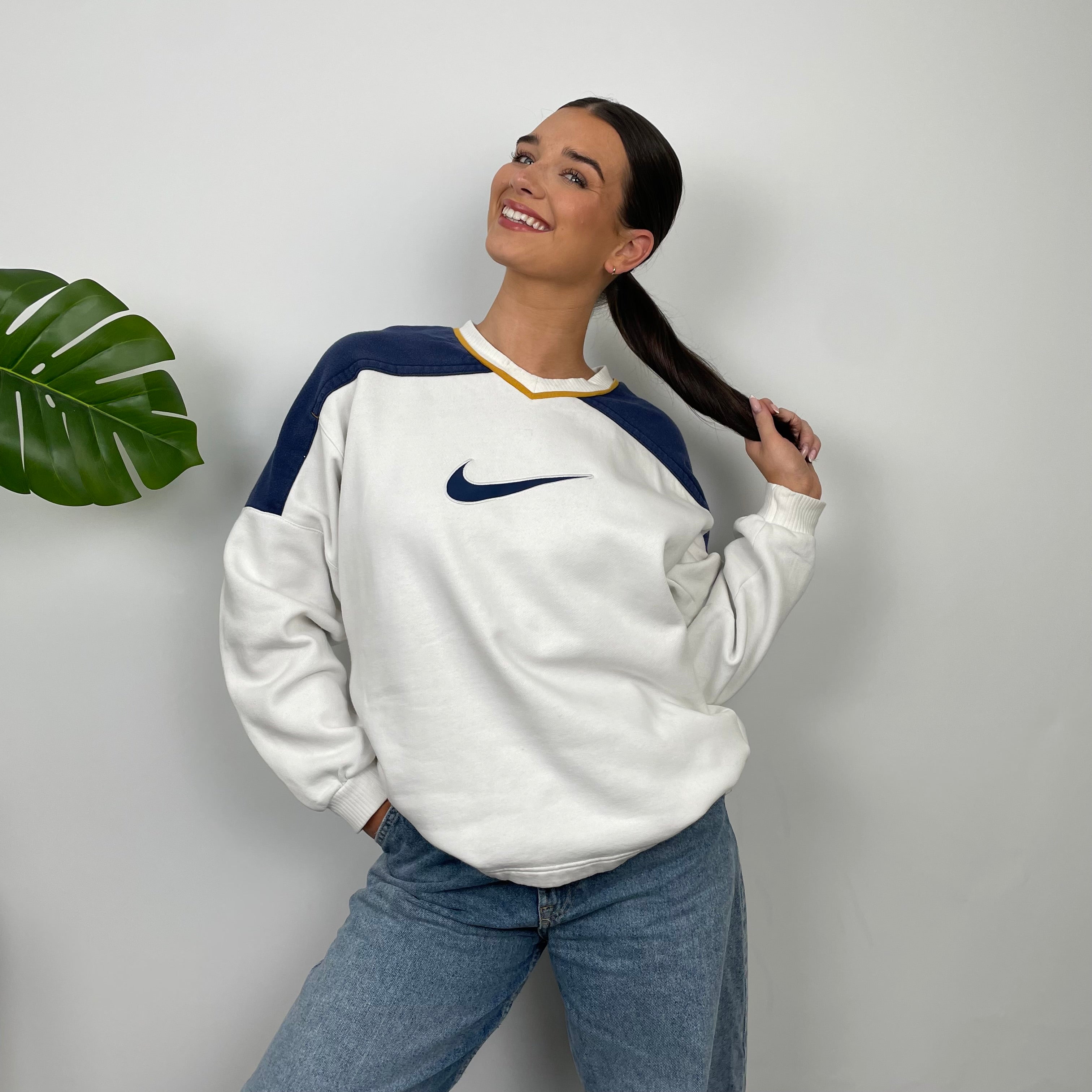 Nike RARE White Embroidered Swoosh Sweatshirt (M)