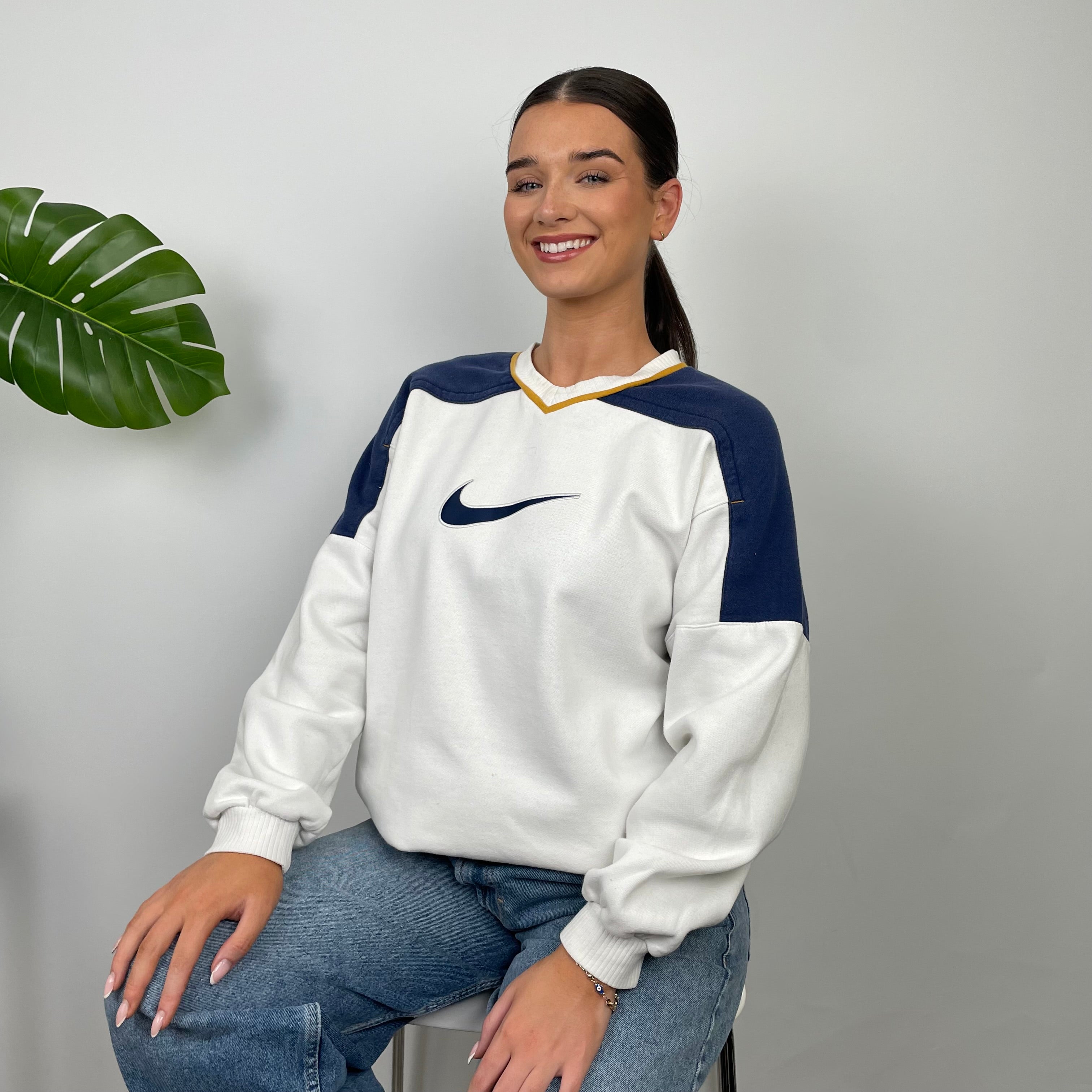 Nike RARE White Embroidered Swoosh Sweatshirt (M)