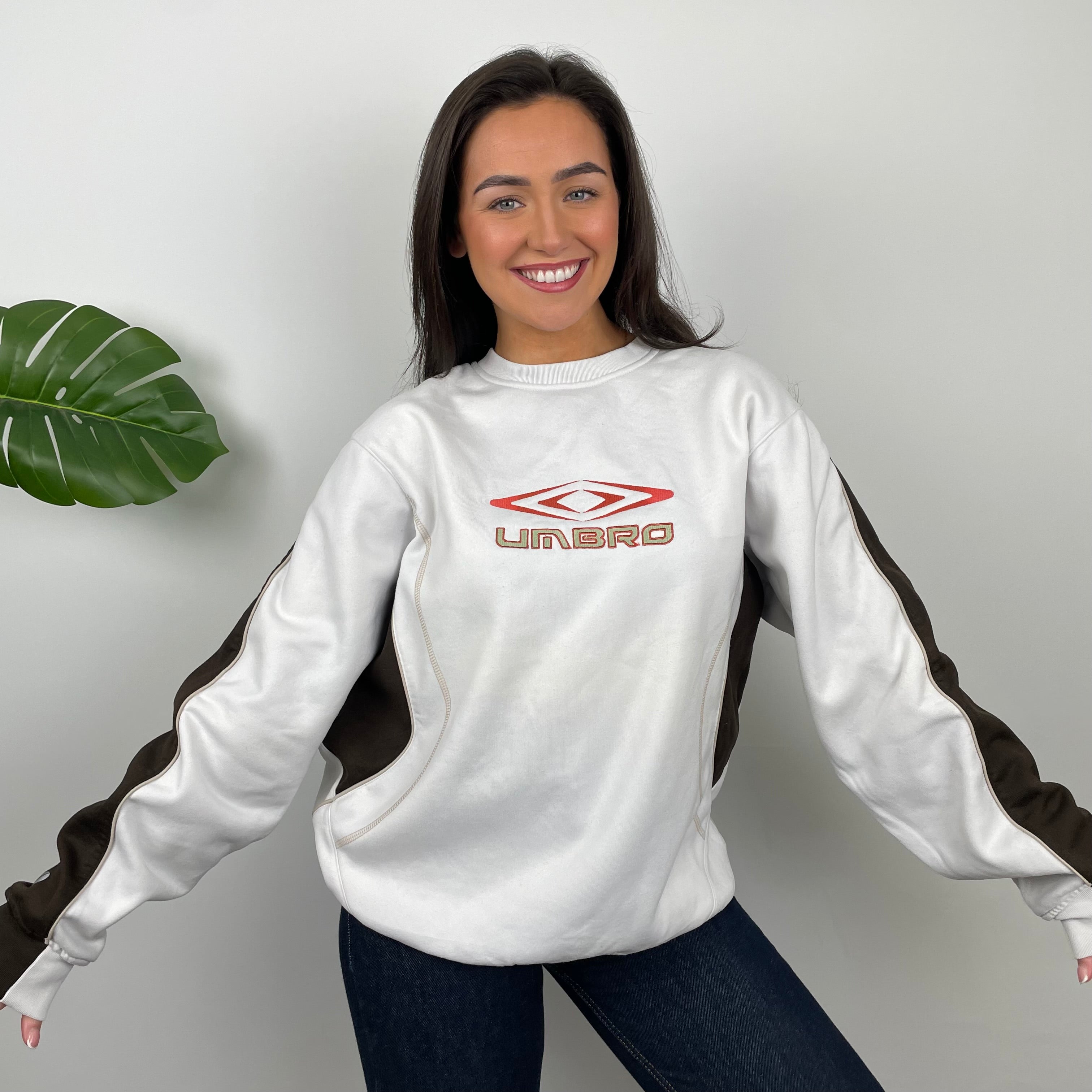 Umbro White Embroidered Spell Out Sweatshirt (L)