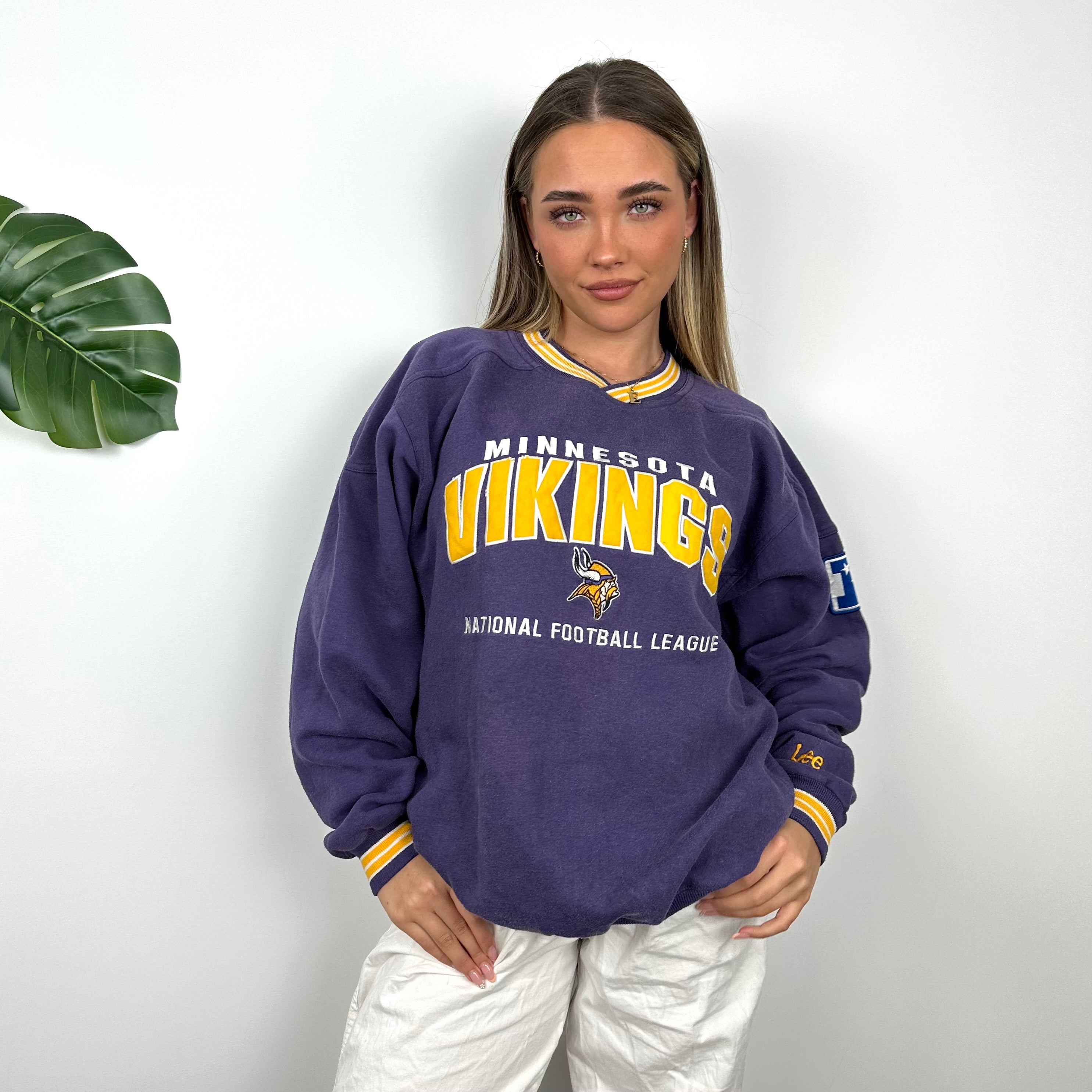 NFL Minnesota Vikings Purple Embroidered Spell Out Sweatshirt (L)