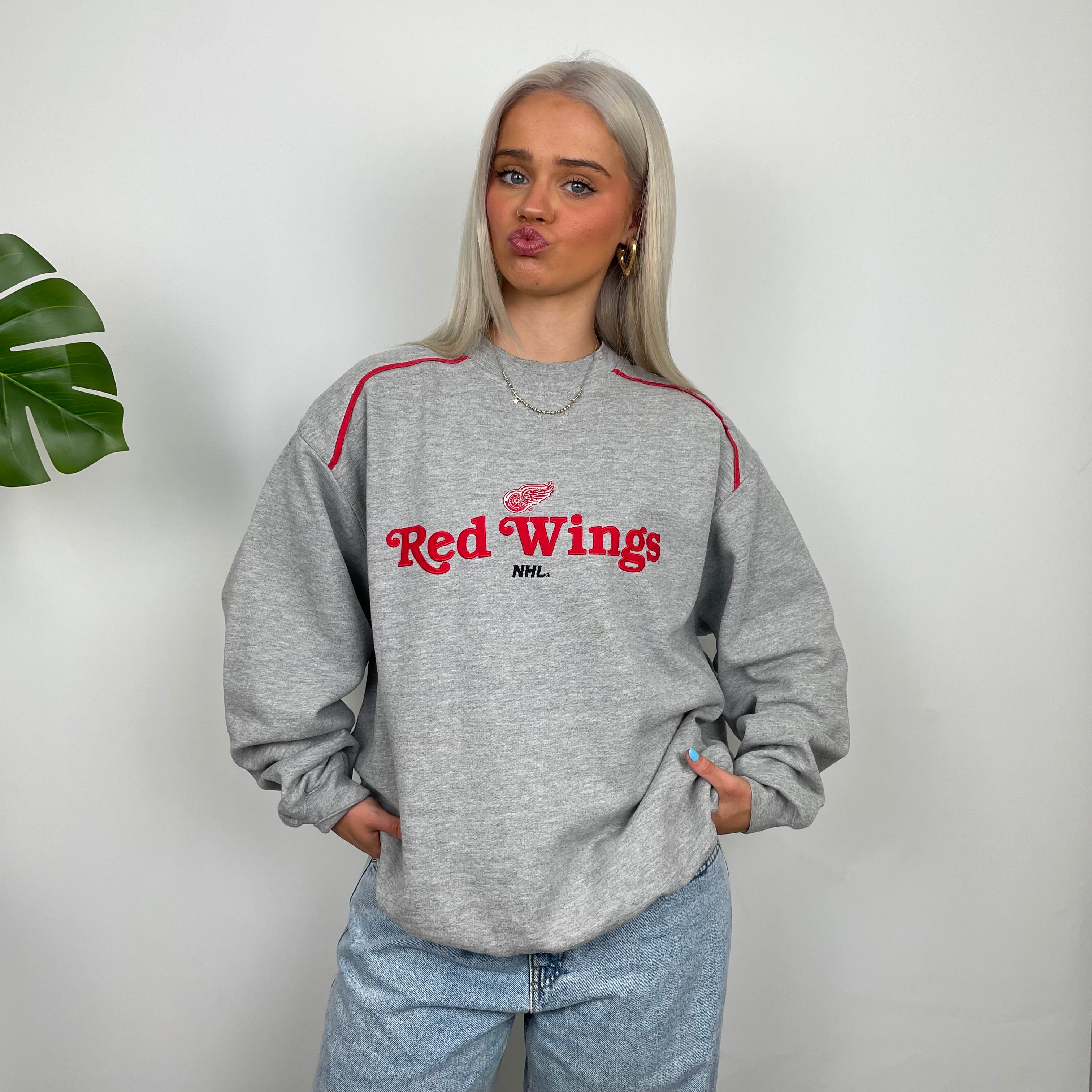 Red Wings NHL Grey Embroidered Spell Out sweatshirt (L)