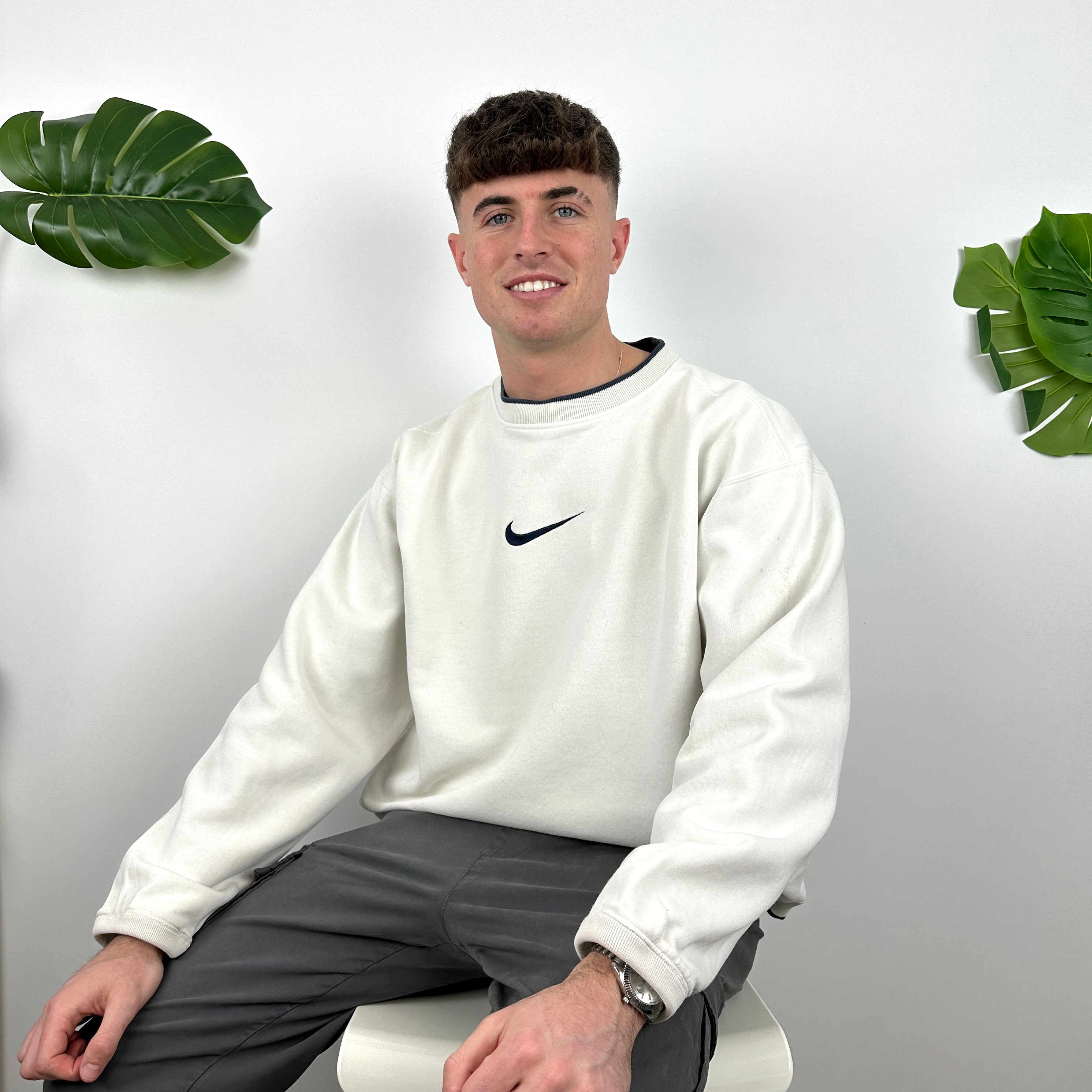 Nike RARE White Embroidered Swoosh Sweatshirt (L)