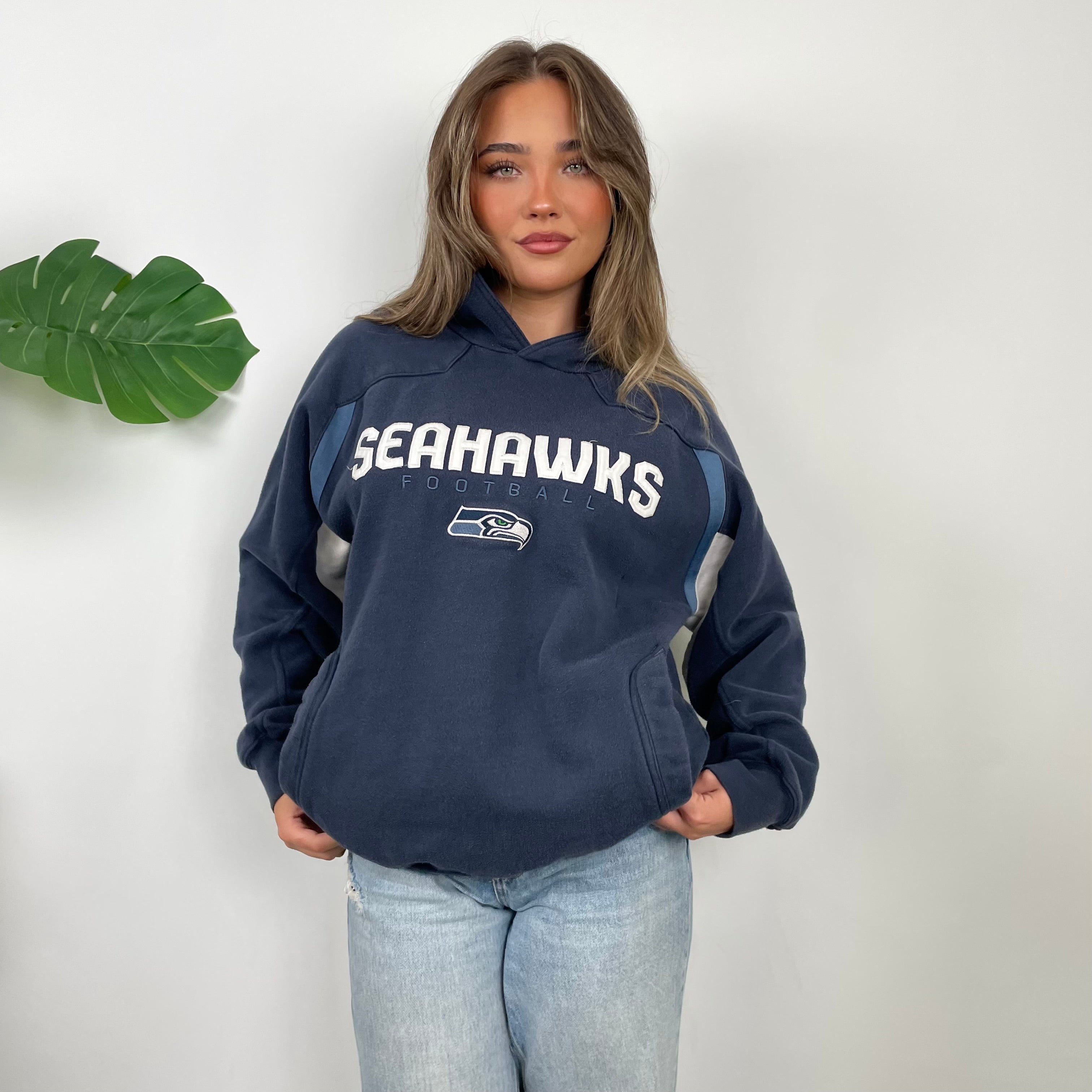 NFL Seattle Seahawks Navy Embroidered Spell Out Sweatshirt (M)