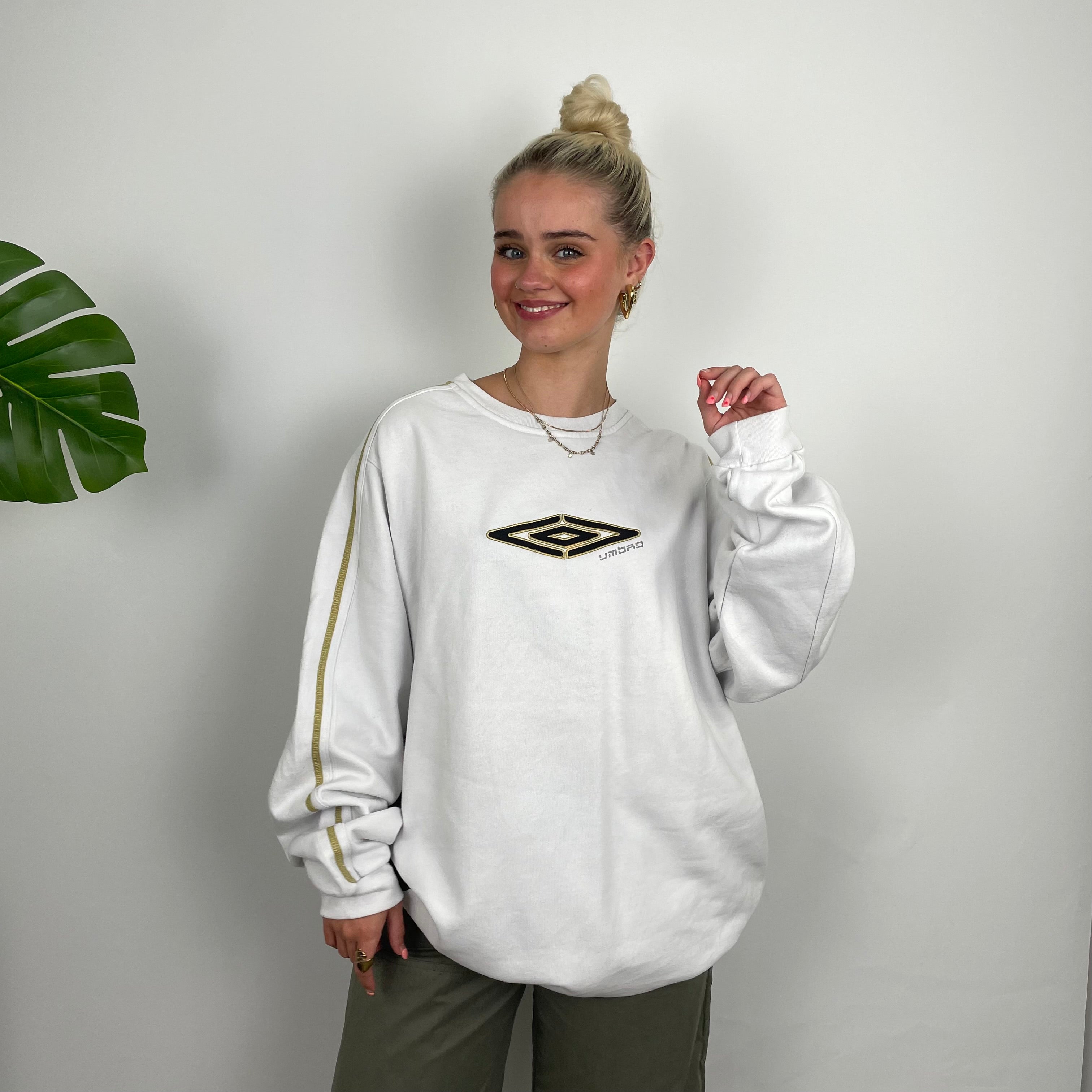 Umbro White Embroidered Spell Out Sweatshirt (XXL)