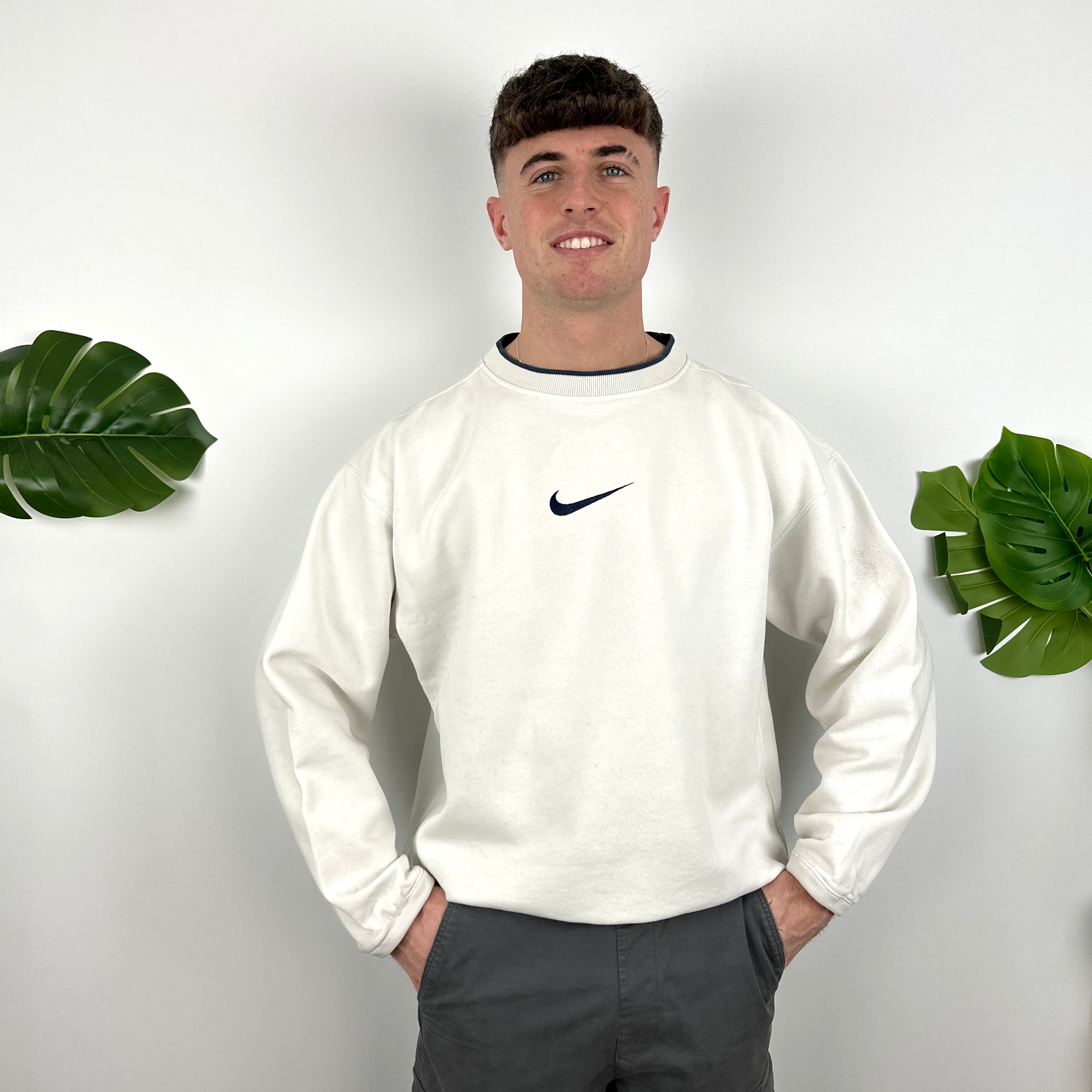 Nike RARE White Embroidered Swoosh Sweatshirt (L)