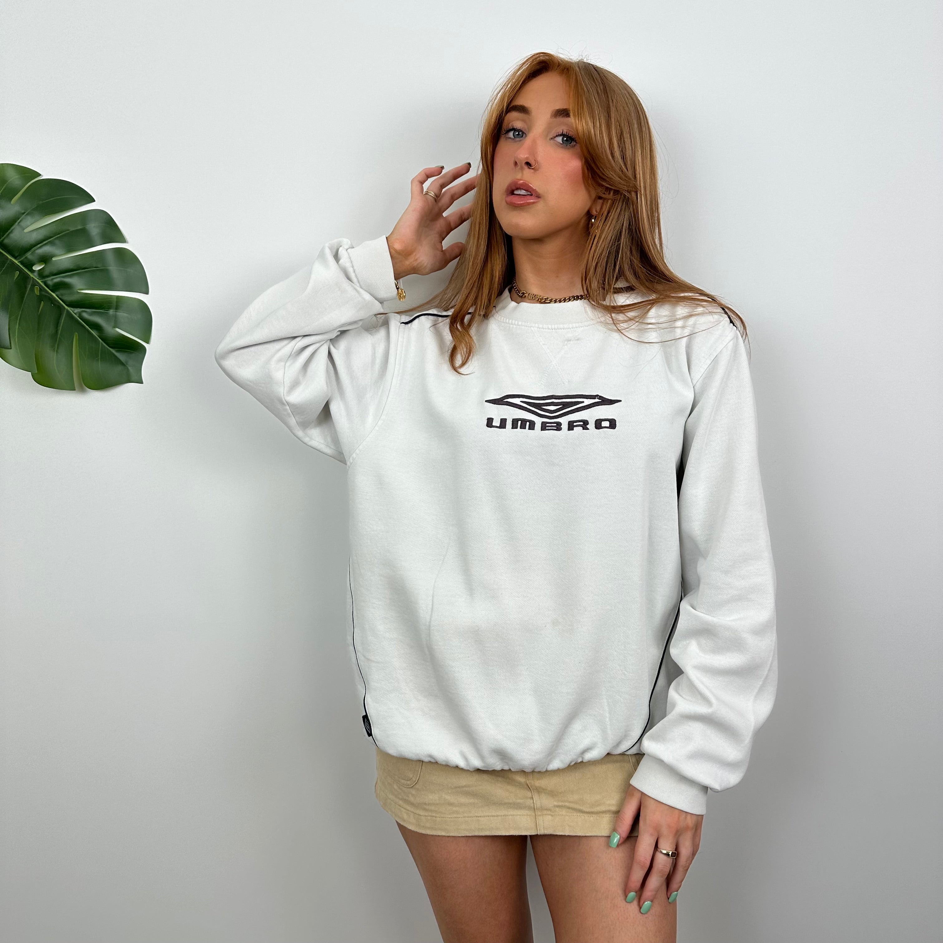 Umbro White Embroidered Spell Out Sweatshirt (M)