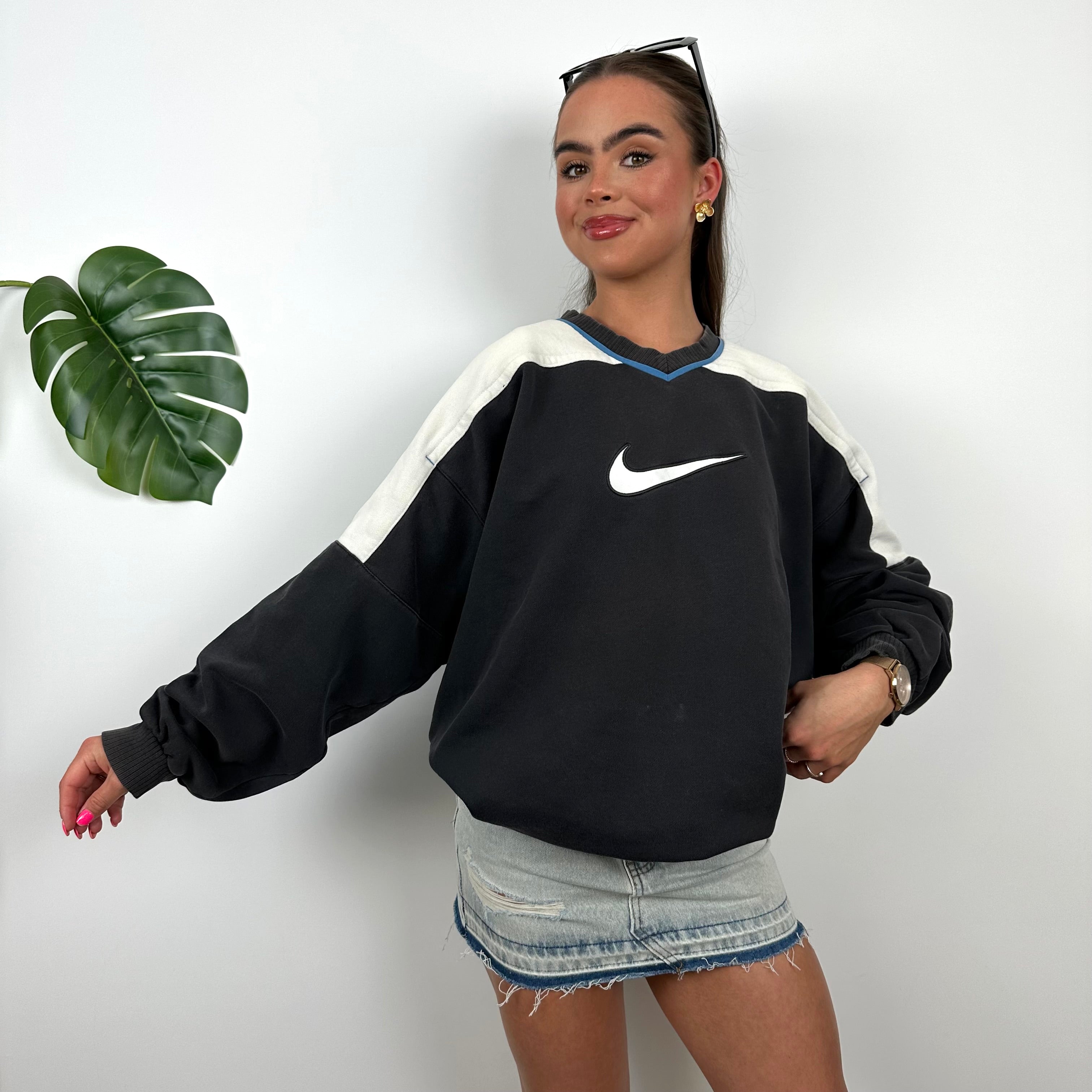 Nike Black Embroidered Centre Swoosh Sweatshirt (L)