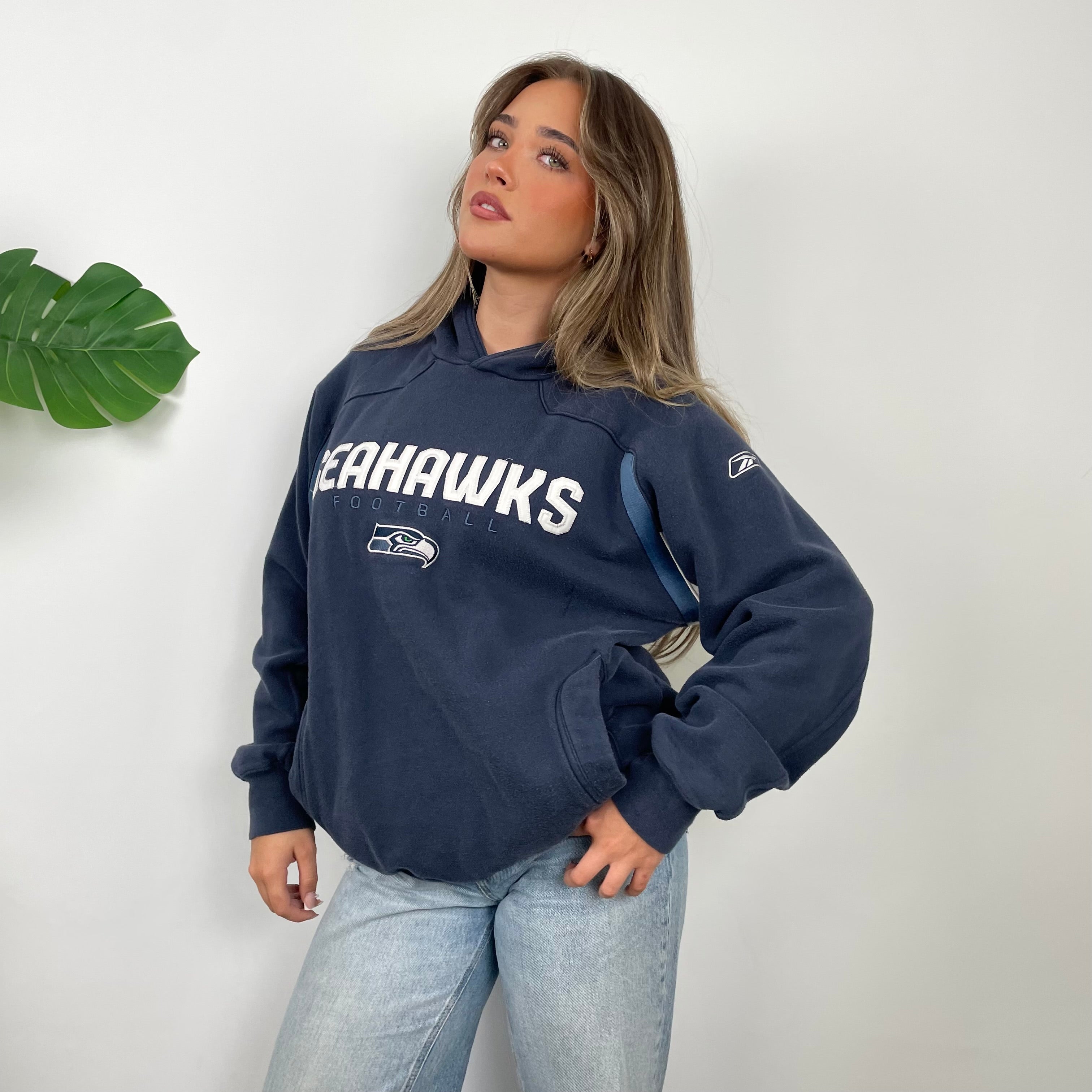 NFL Seattle Seahawks Navy Embroidered Spell Out Sweatshirt (M)