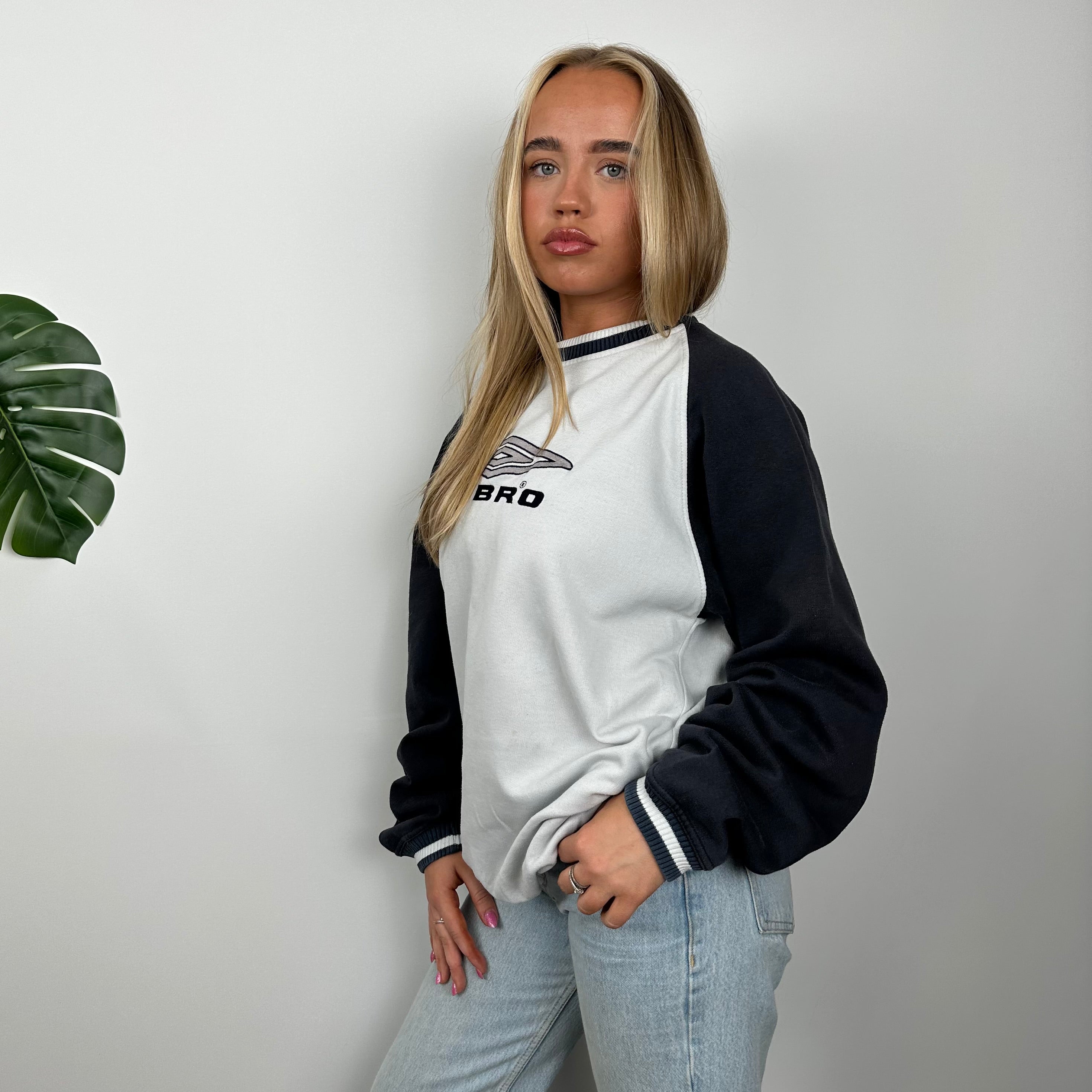 Umbro White Embroidered Spell Out Sweatshirt (L)