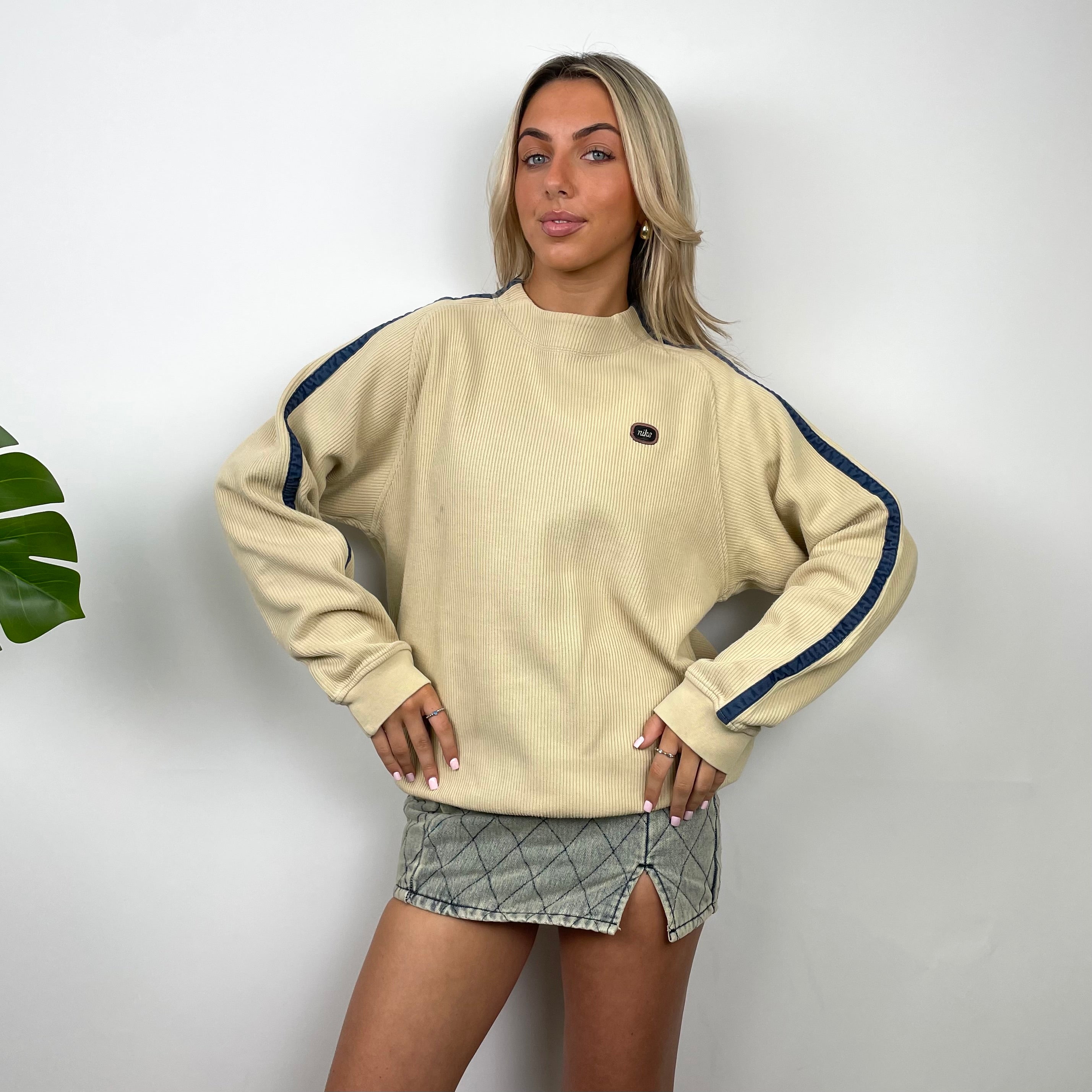 Nike Cream Embroidered Swoosh Sweatshirt (M)