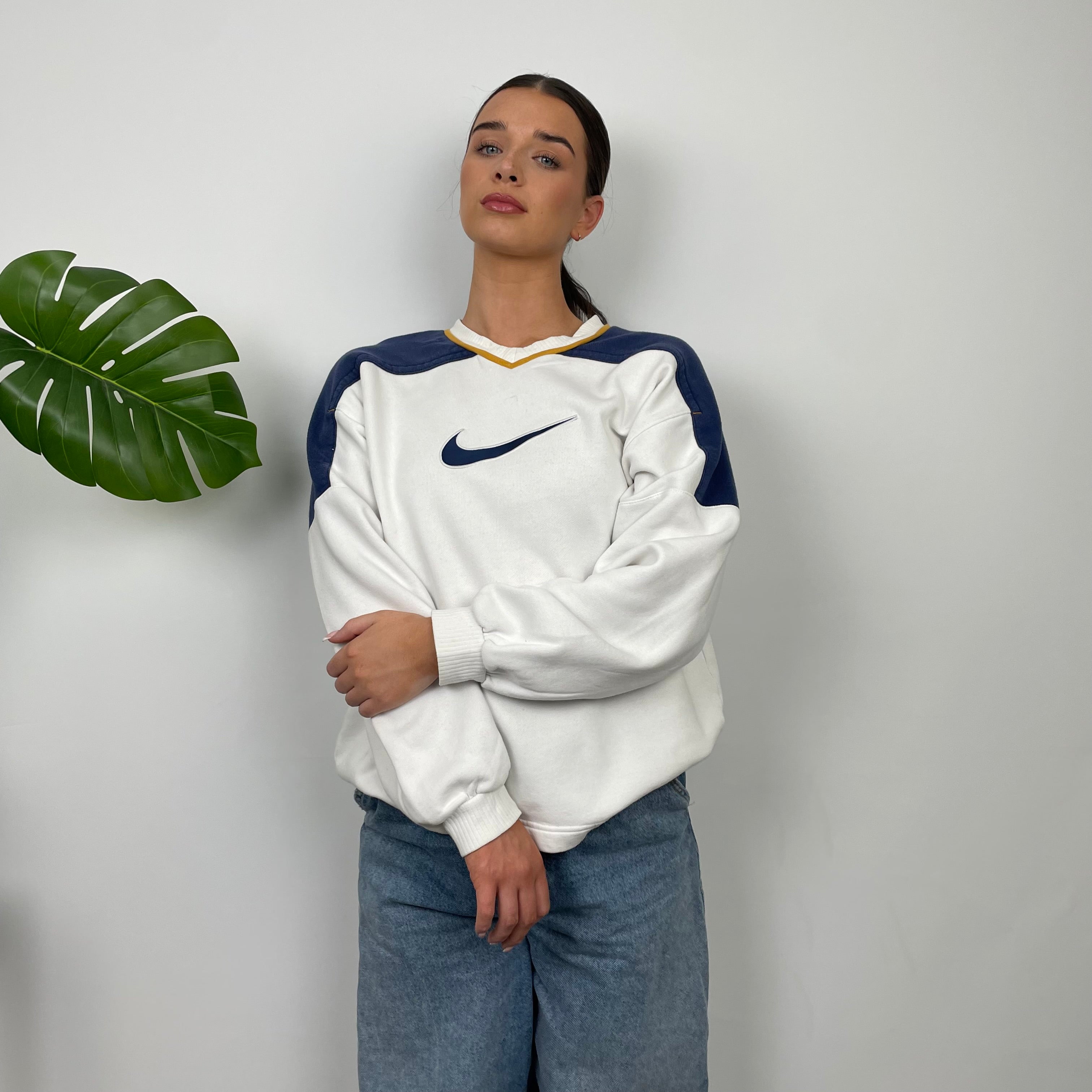 Nike RARE White Embroidered Swoosh Sweatshirt (M)