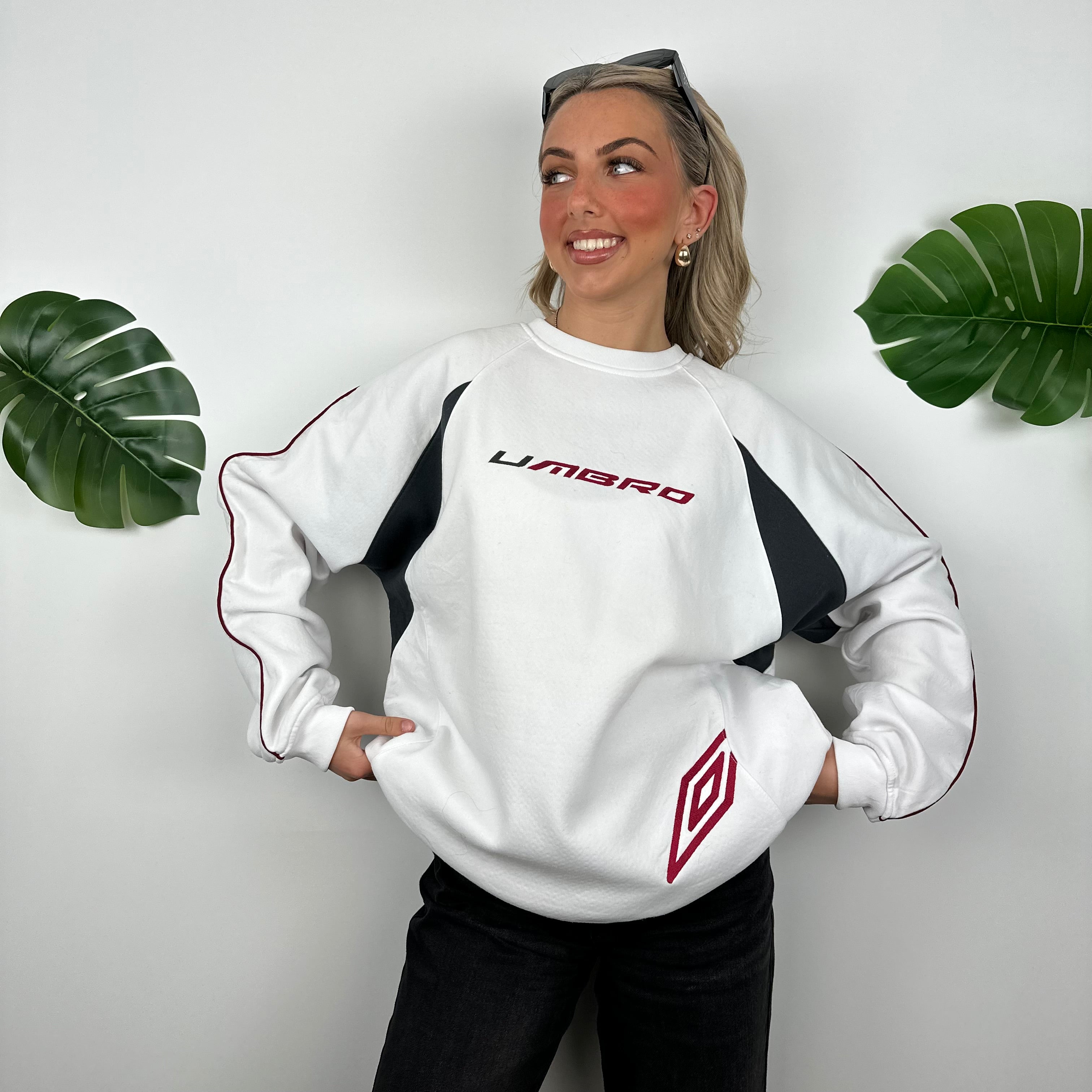 Umbro White Embroidered Spell Out Sweatshirt (L)