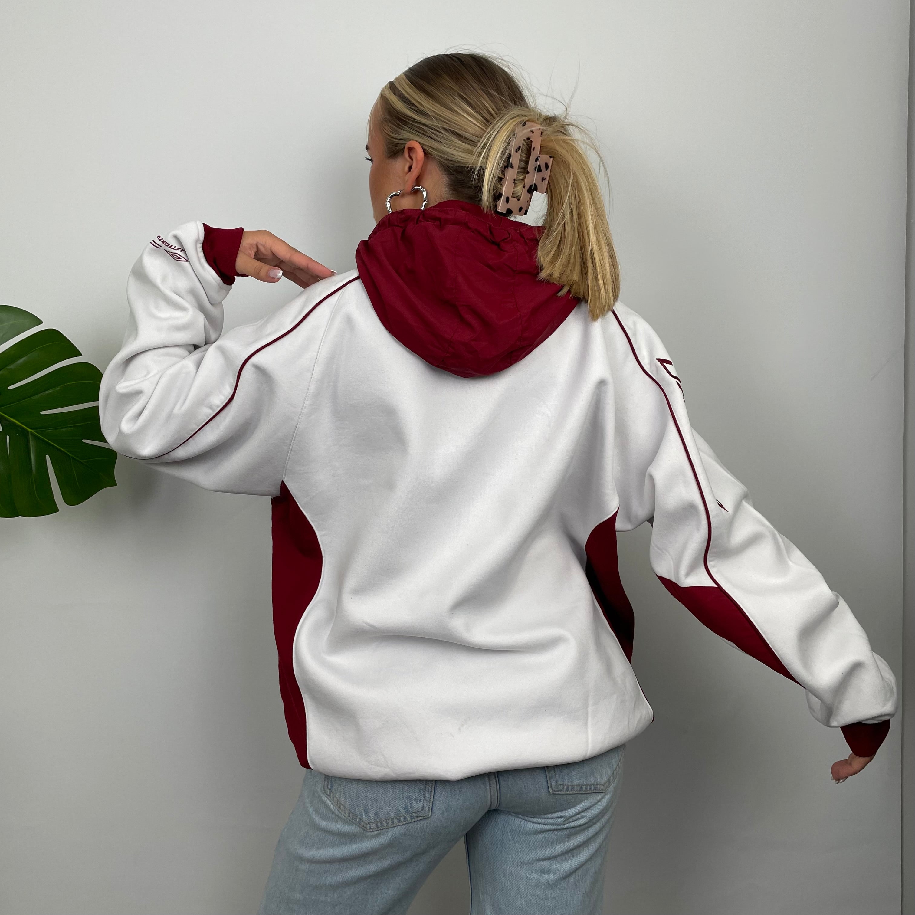 Umbro White Embroidered Spell Out Hoodie (XL)