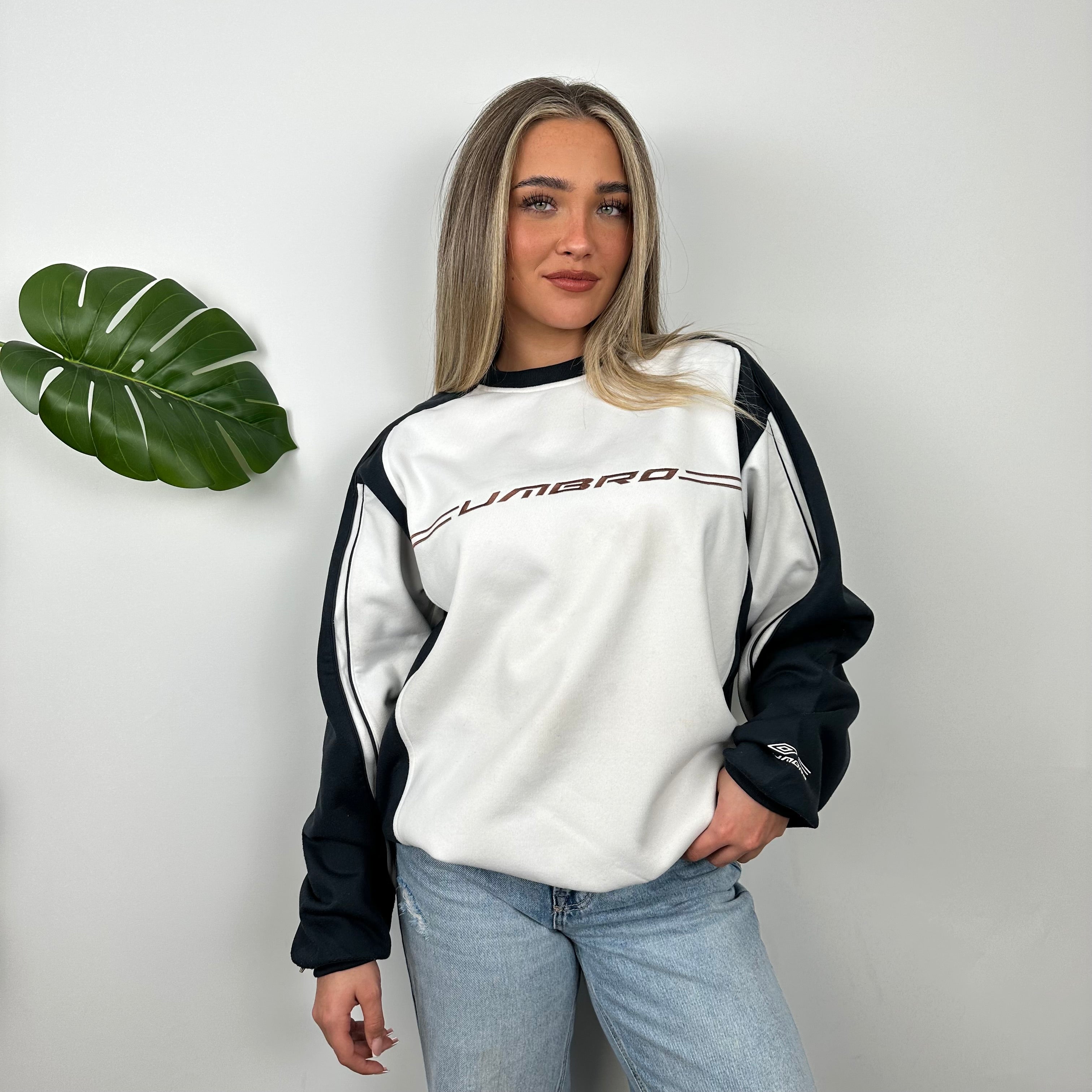 Umbro White Embroidered Spell Out Sweatshirt (L)