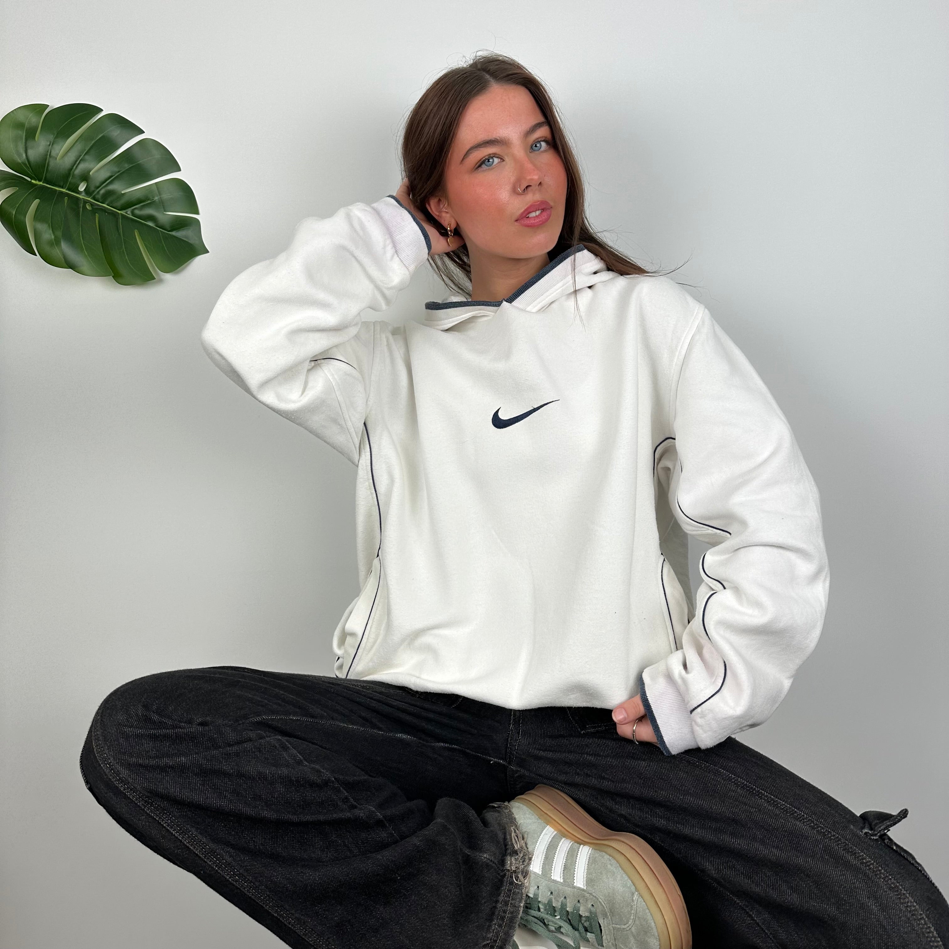 Nike RARE White Embroidered Swoosh Hoodie (L)