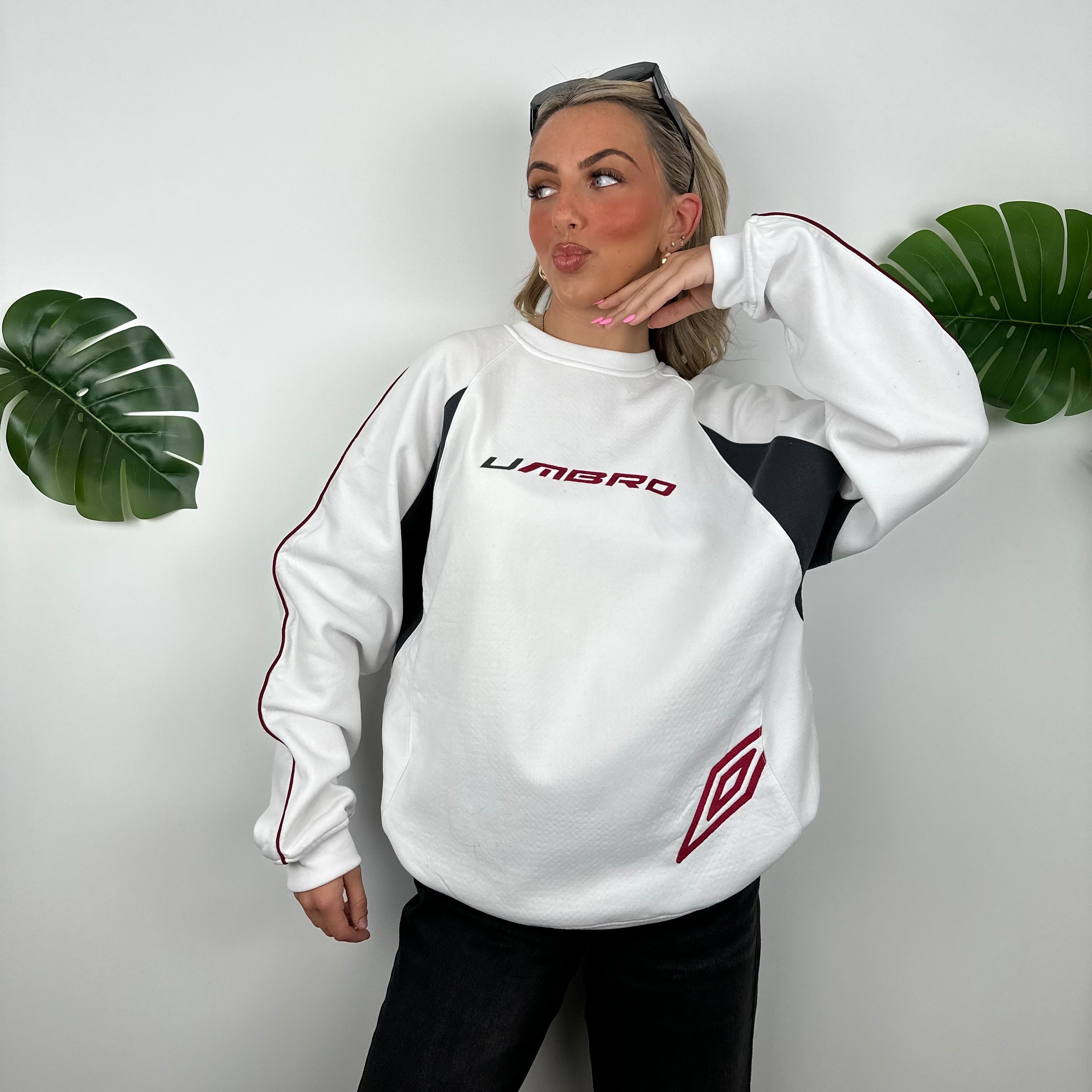 Umbro White Embroidered Spell Out Sweatshirt (L)