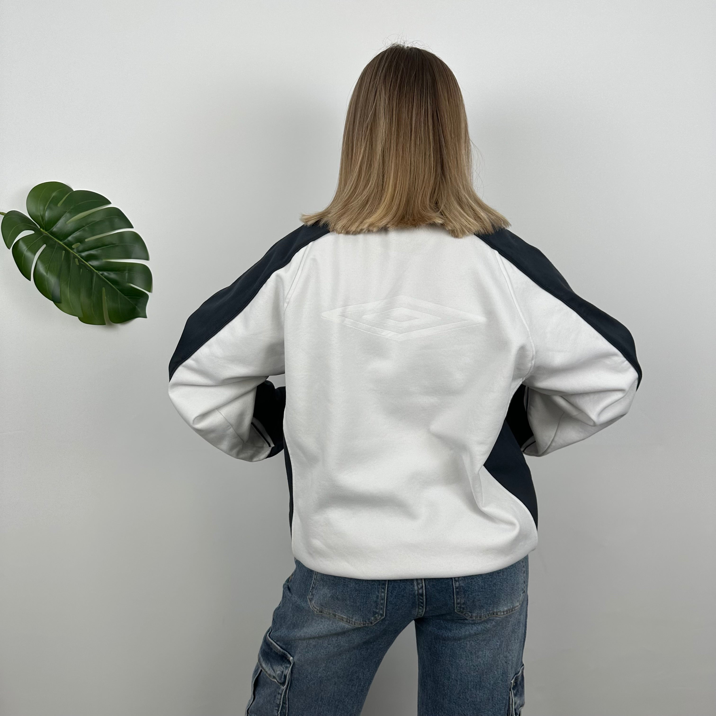 Umbro White Embroidered Spell Out Sweatshirt (L)