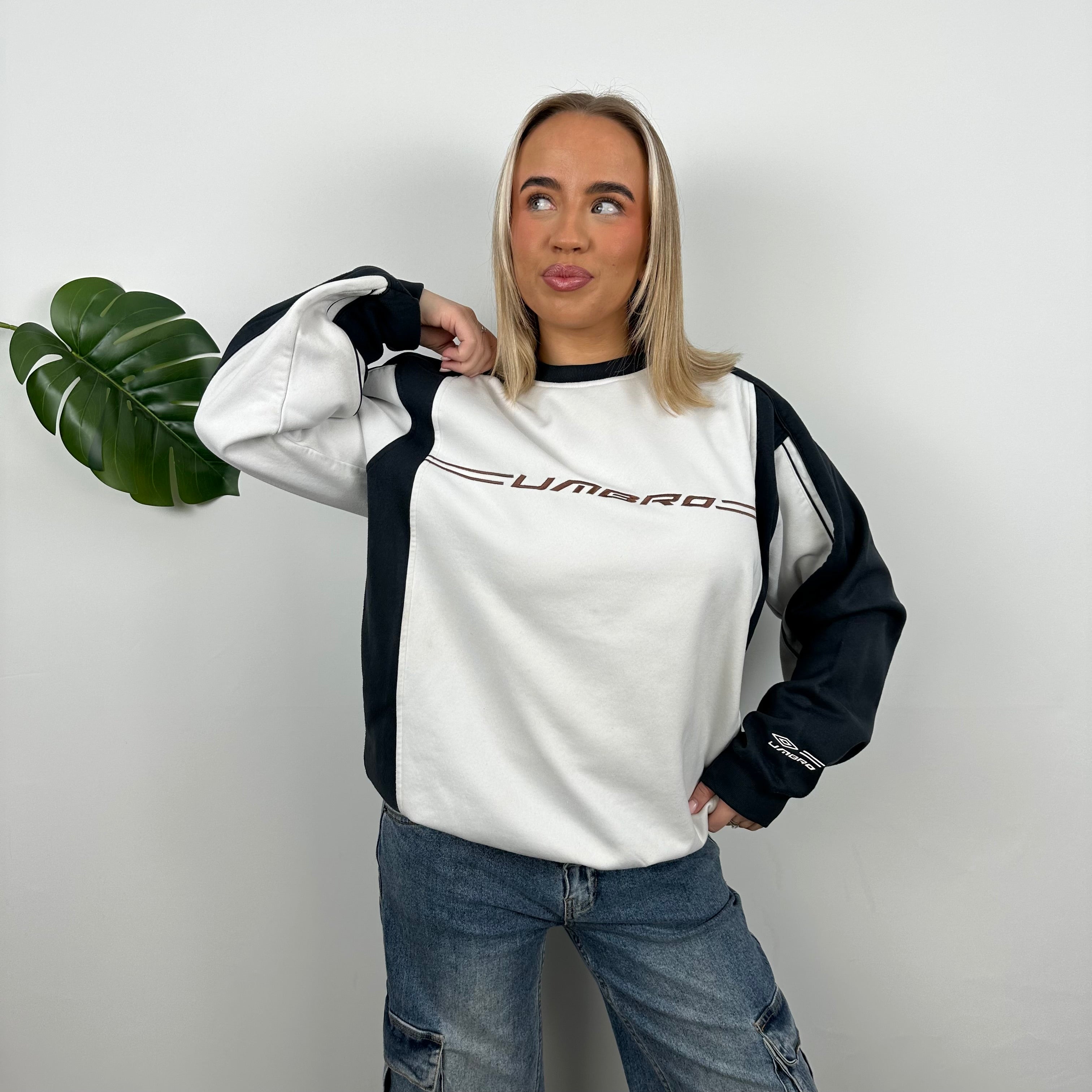 Umbro White Embroidered Spell Out Sweatshirt (L)