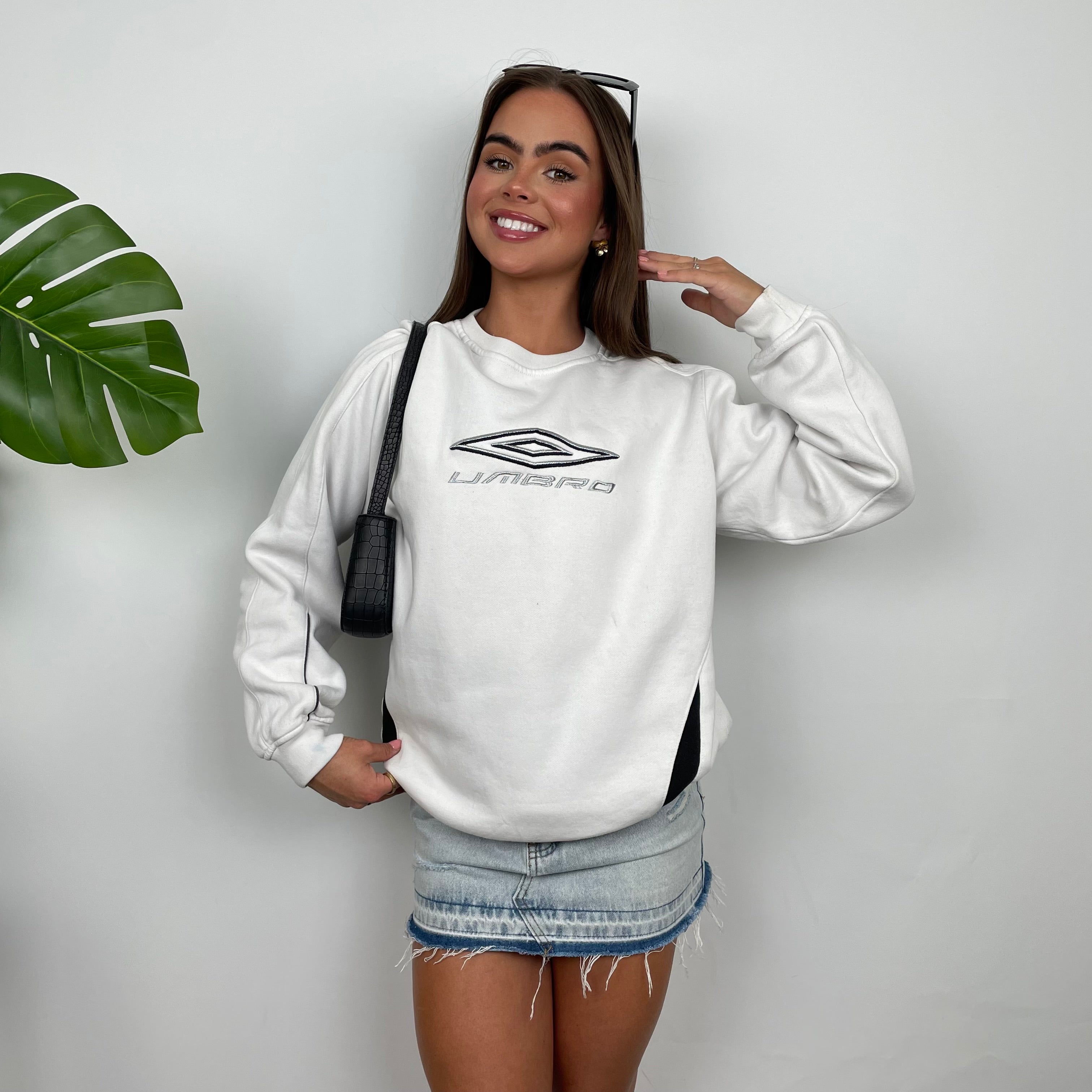 Umbro White Embroidered Spell Out Sweatshirt (M)