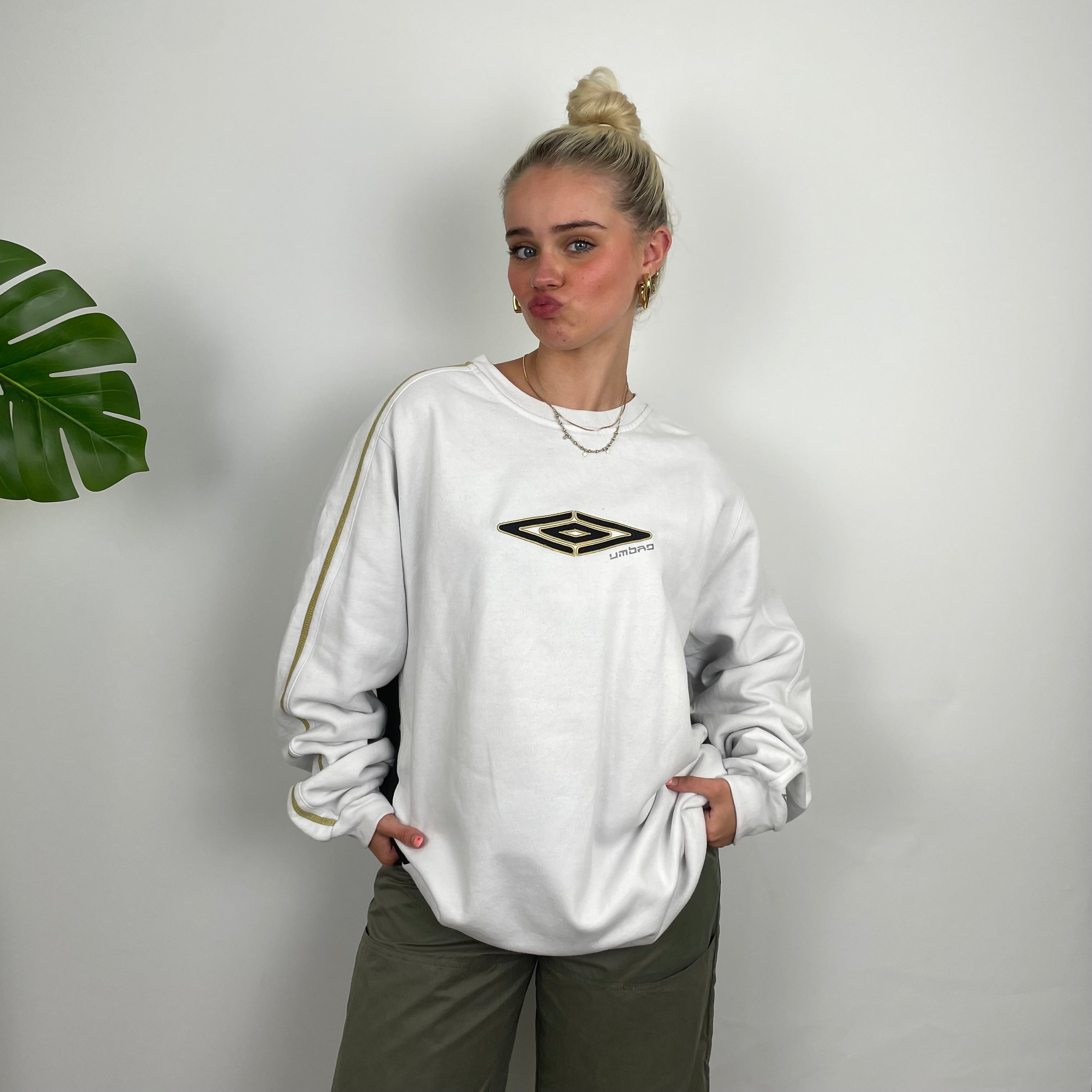 Umbro White Embroidered Spell Out Sweatshirt (XXL)