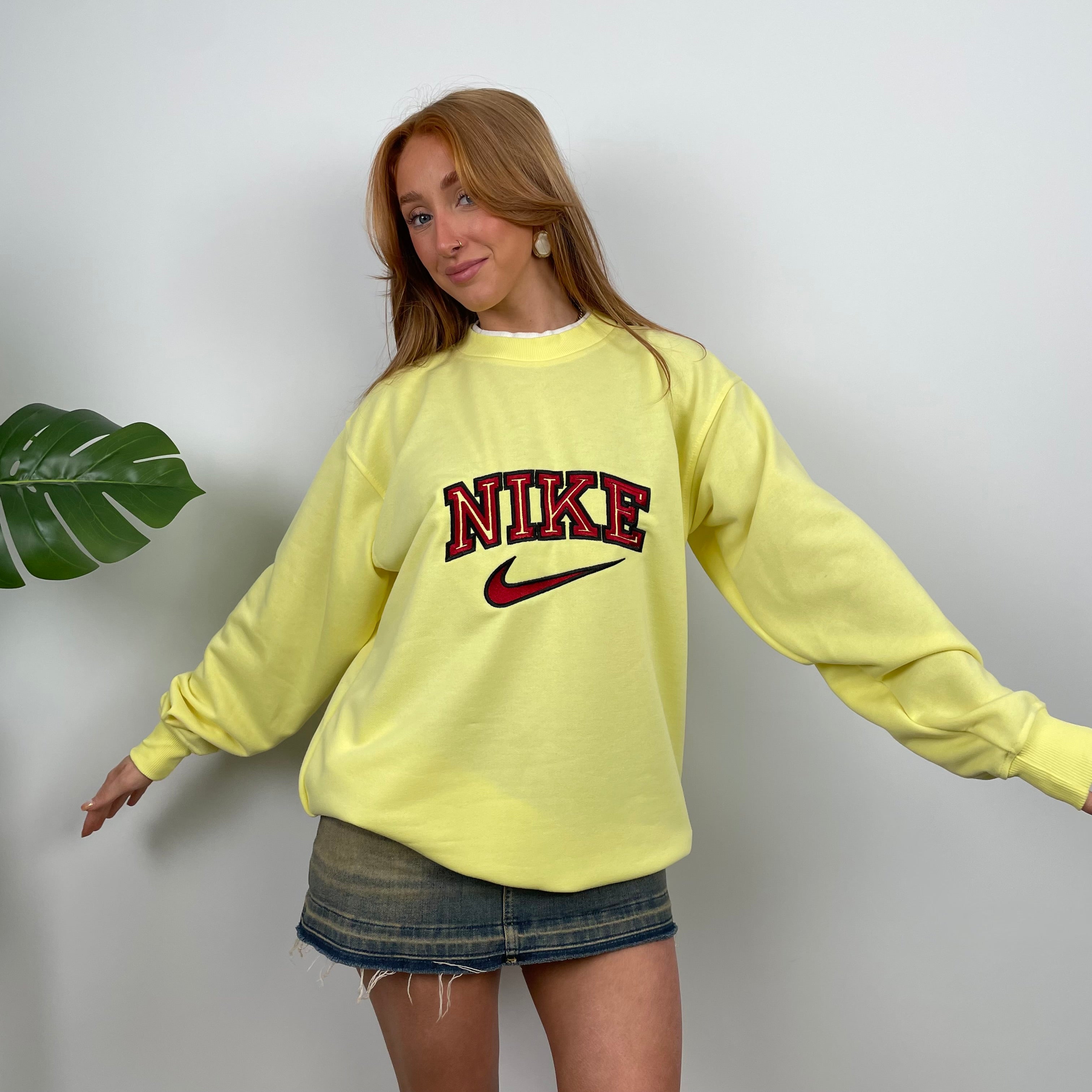 Nike Pastel Yellow Embroidered Spell Out Sweatshirt L Jamie Online Vintage