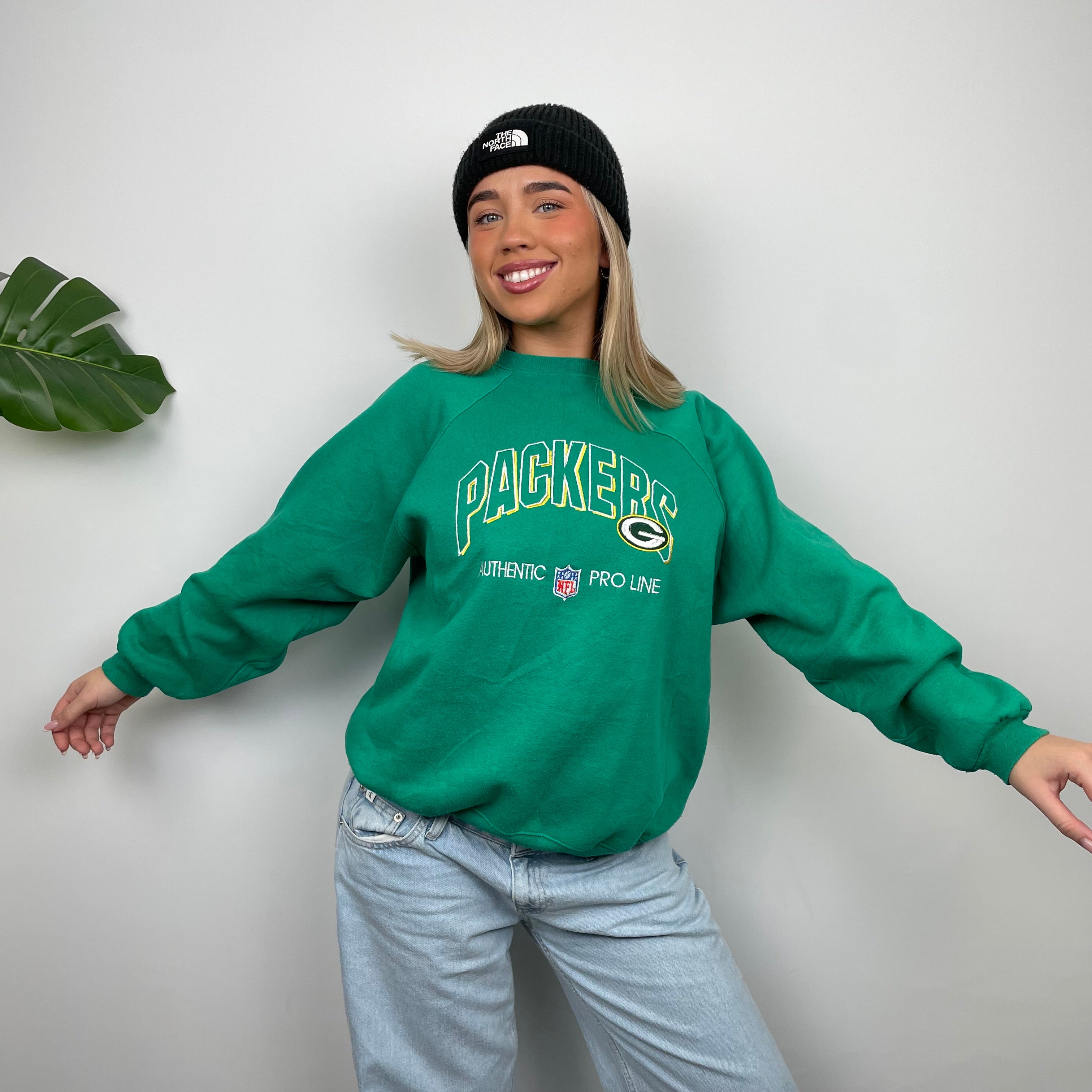 Green Bay Packers Green Embroidered Spell Out Sweatshirt (M)