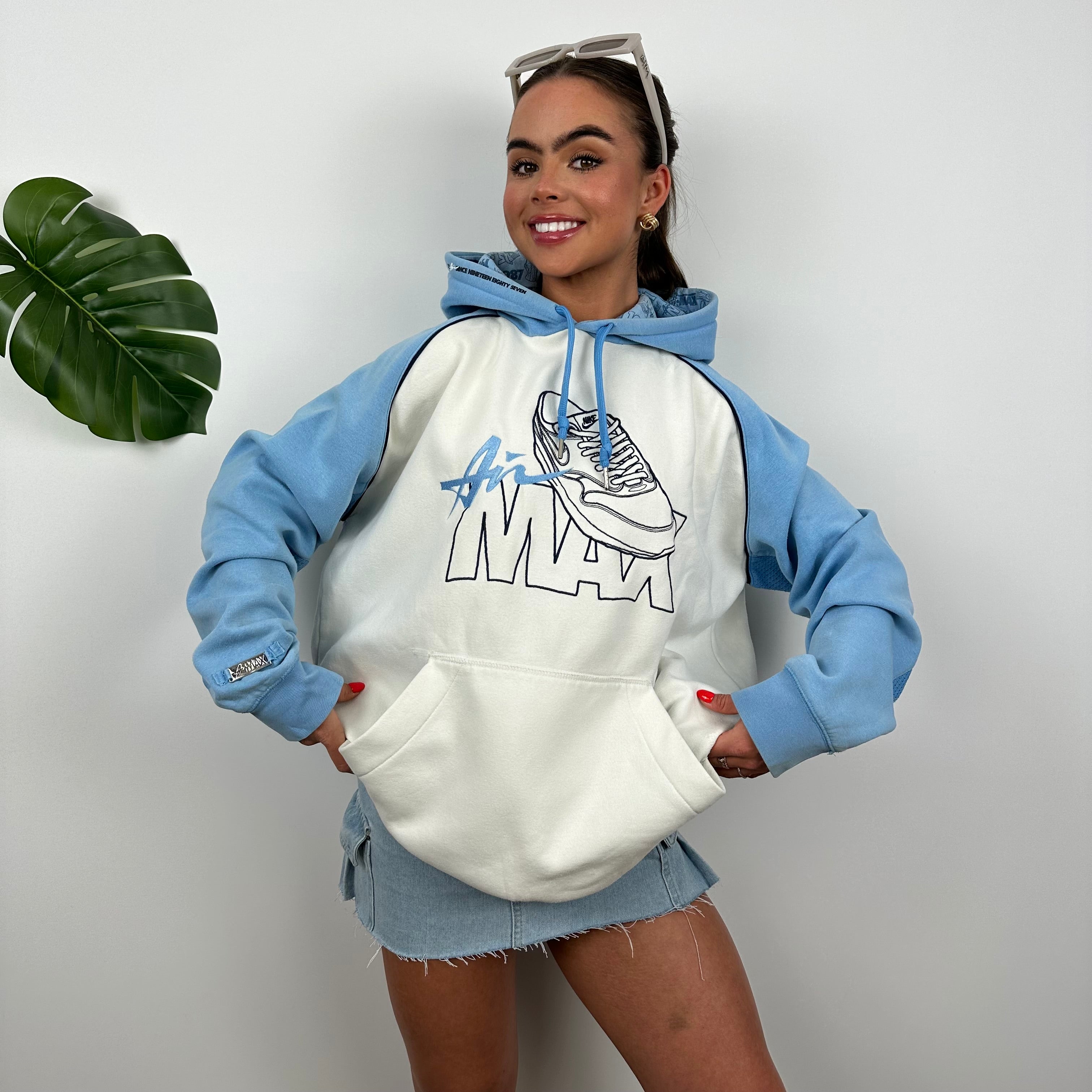 Nike Air Max RARE White & Baby Blue Embroidered Spell Out Hoodie (L)