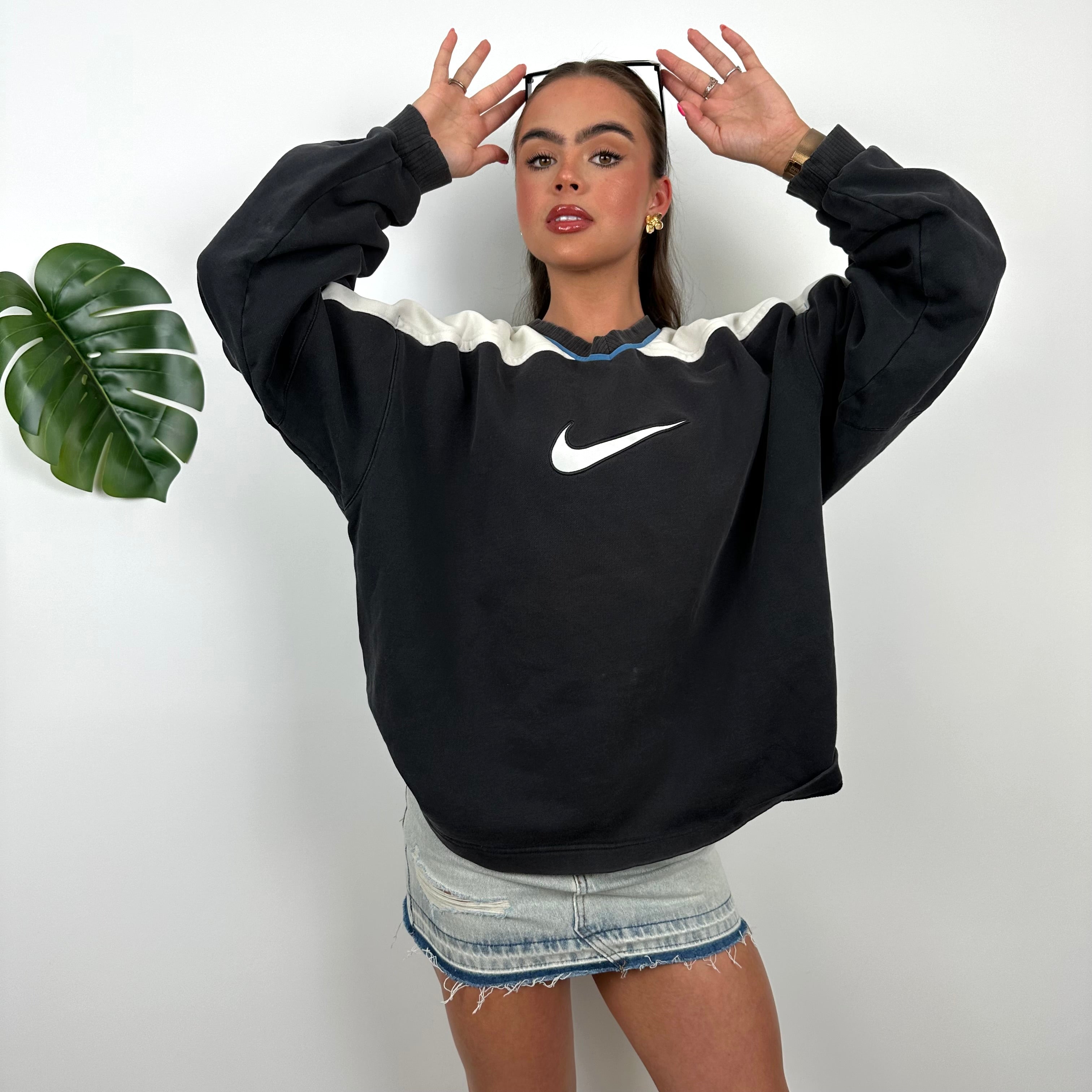 Nike Black Embroidered Centre Swoosh Sweatshirt (L)