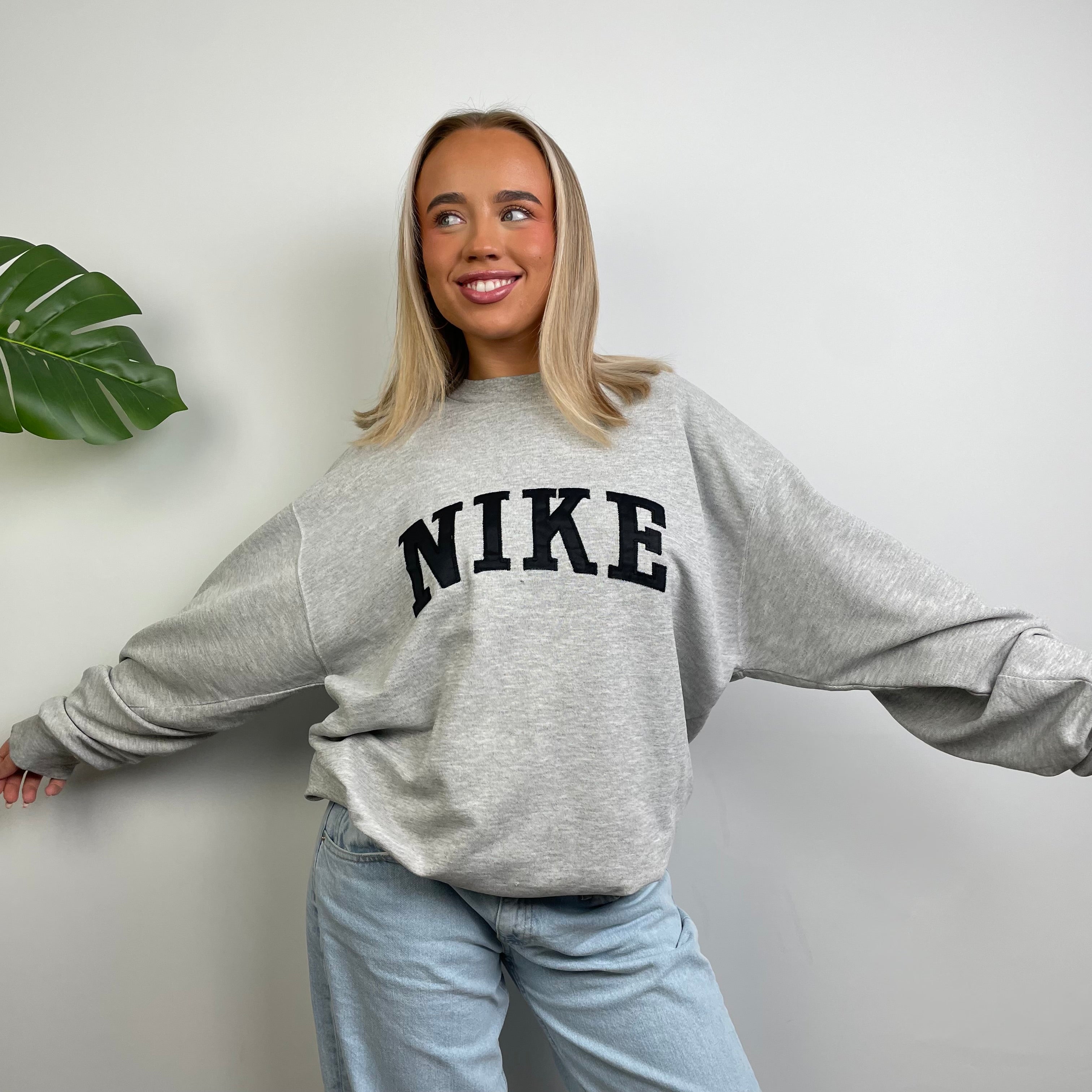 Nike Grey Embroidered Spell Out Sweatshirt (L)