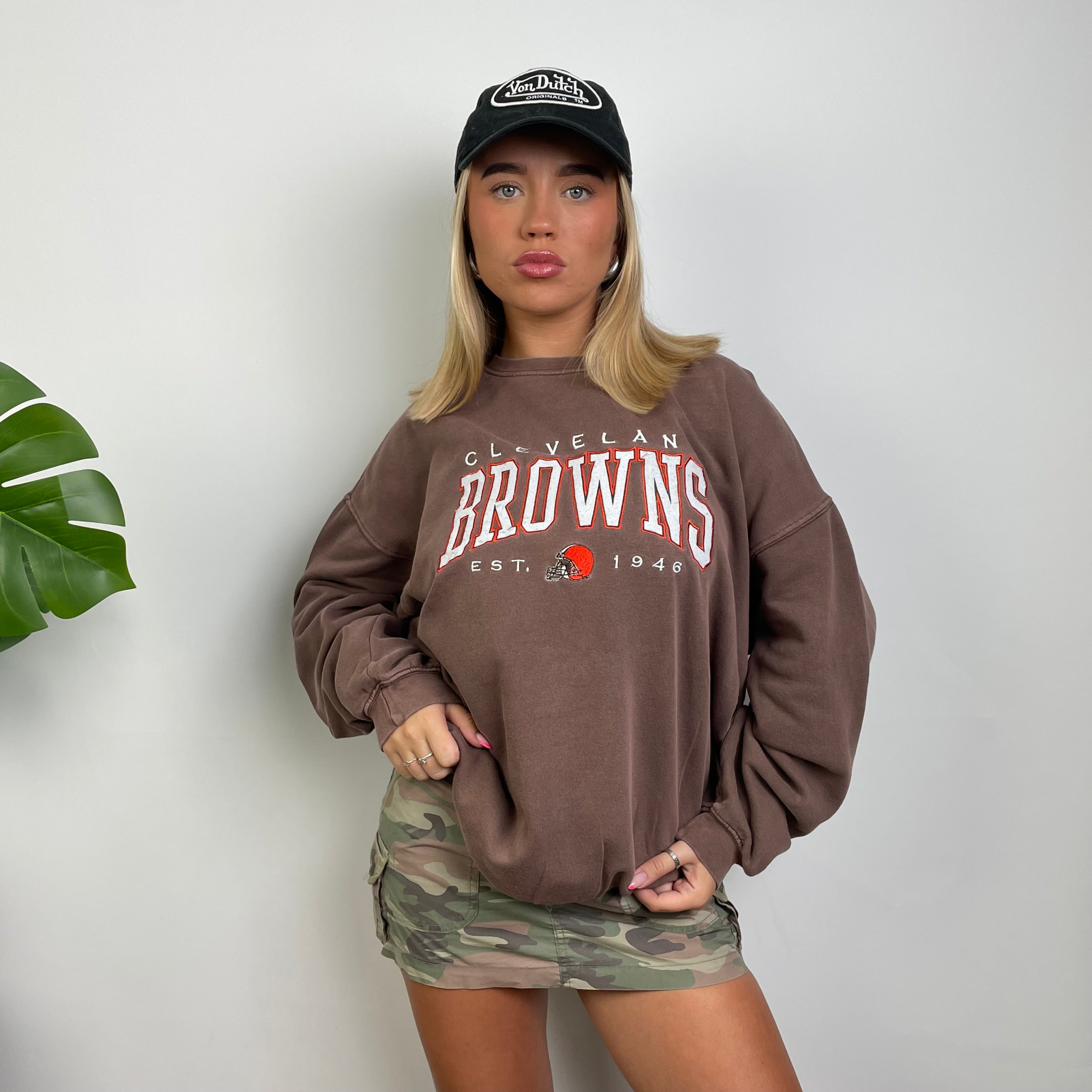 NFL Cleveland Browns Embroidered Spell Out Sweatshirt (L)