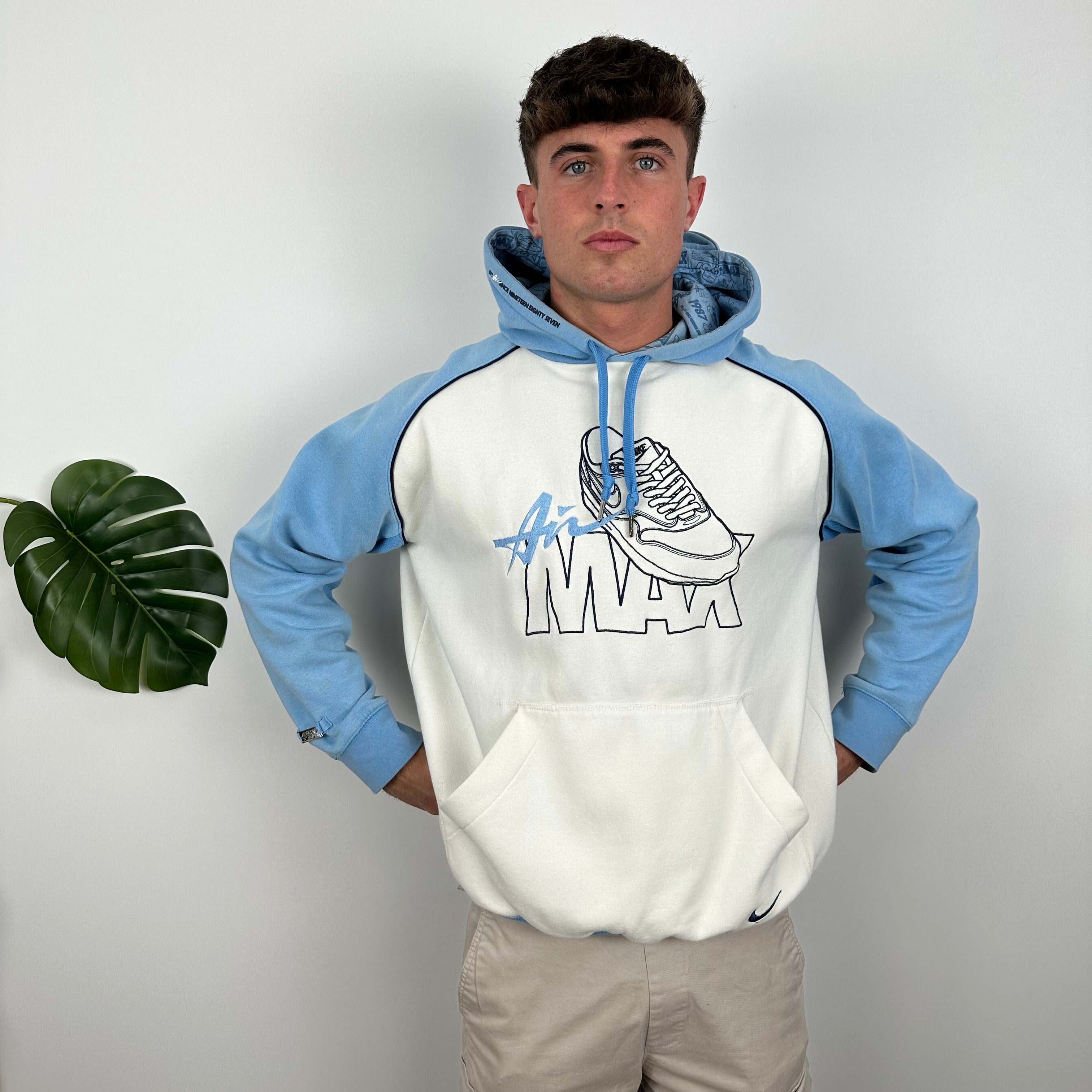 Nike Air Max RARE White & Baby Blue Embroidered Spell Out Hoodie (L)