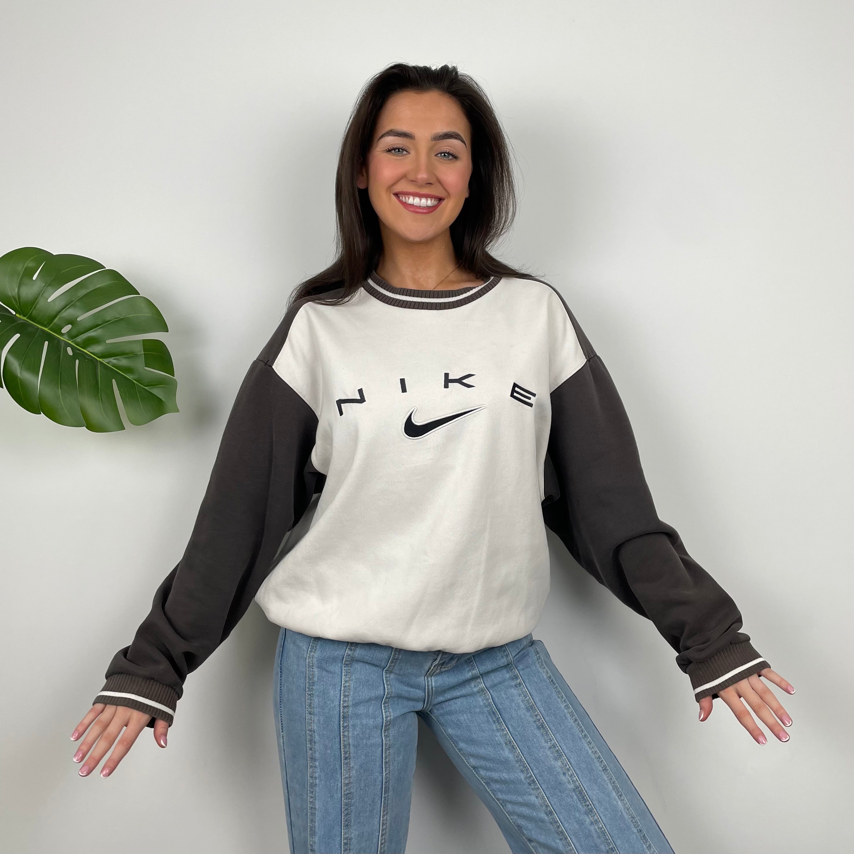 Nike Cream Embroidered Spell Out Sweatshirt (M)