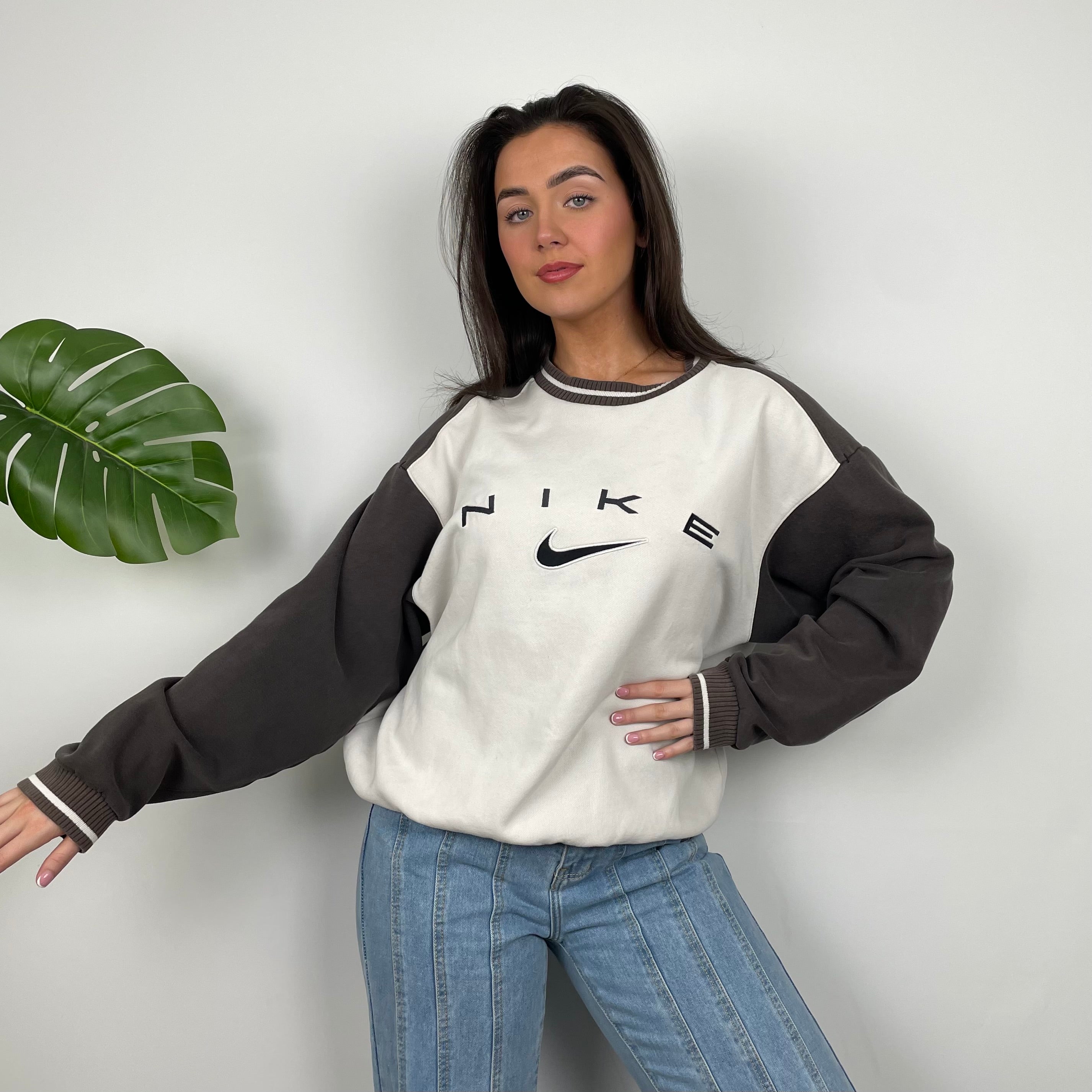 Nike Cream Embroidered Spell Out Sweatshirt (M)