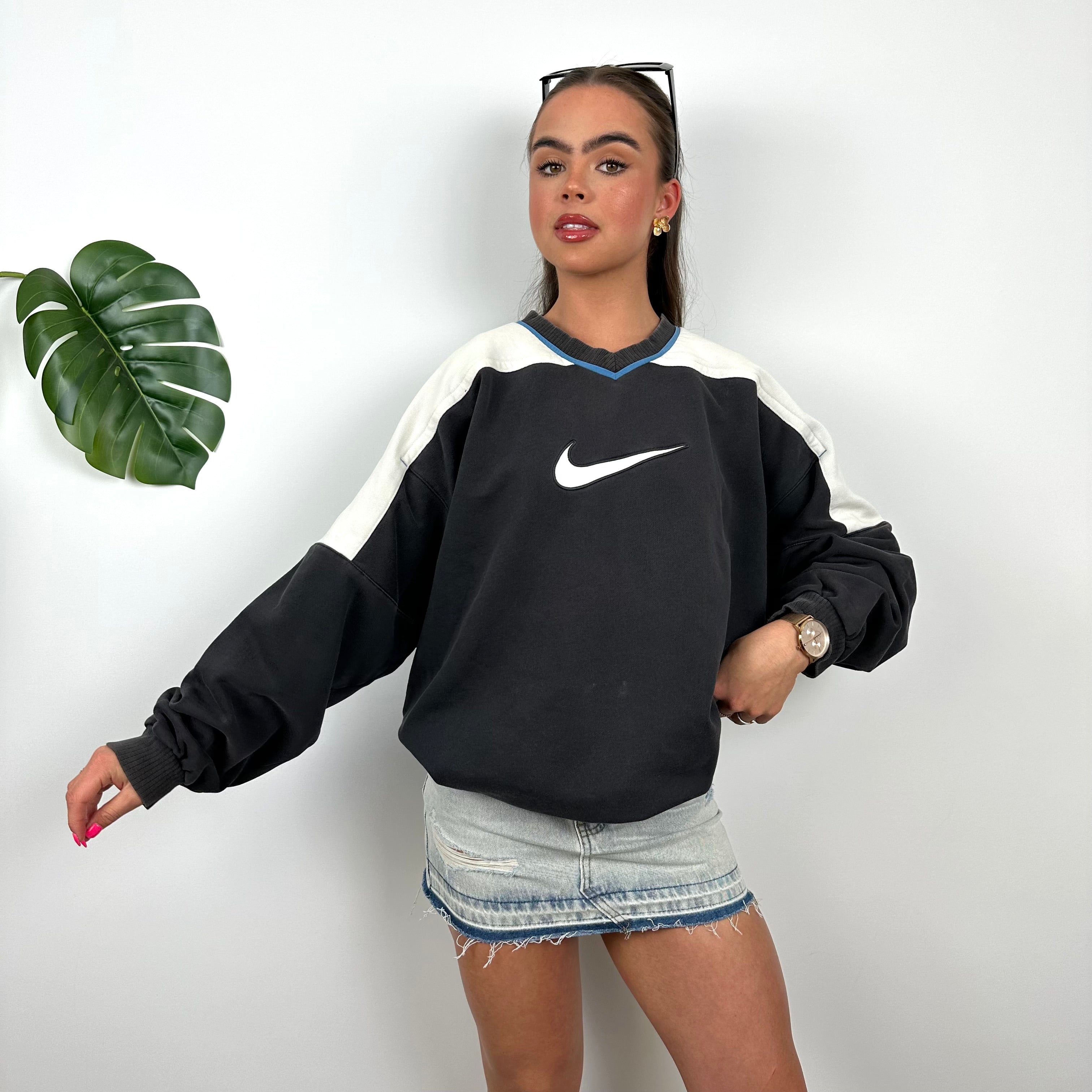 Nike Black Embroidered Centre Swoosh Sweatshirt (L)