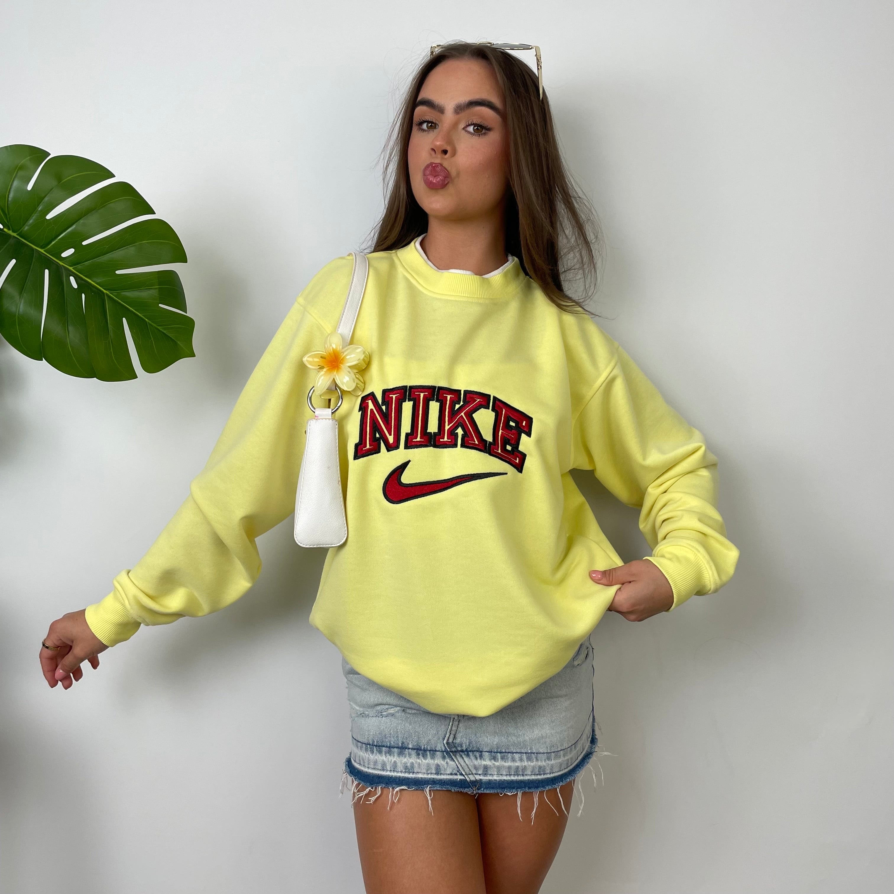 Nike Pastel Yellow Embroidered Spell Out Sweatshirt L Jamie Online Vintage