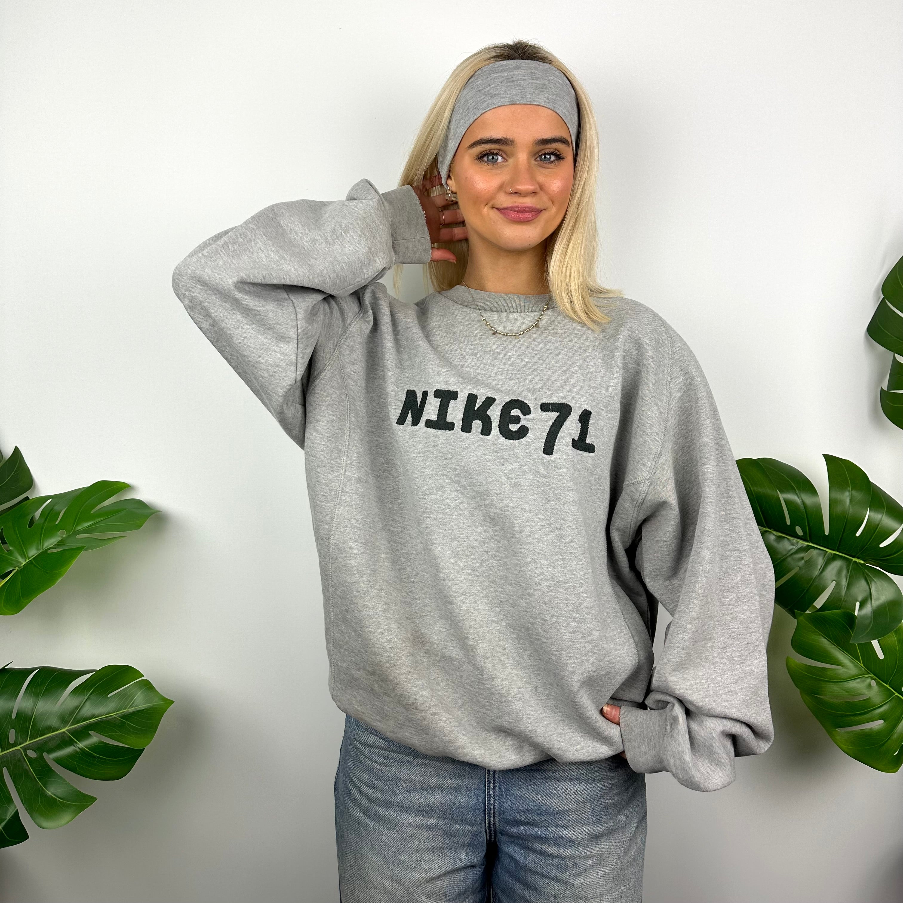 Nike Grey Embroidered Spell Out Sweatshirt (L)