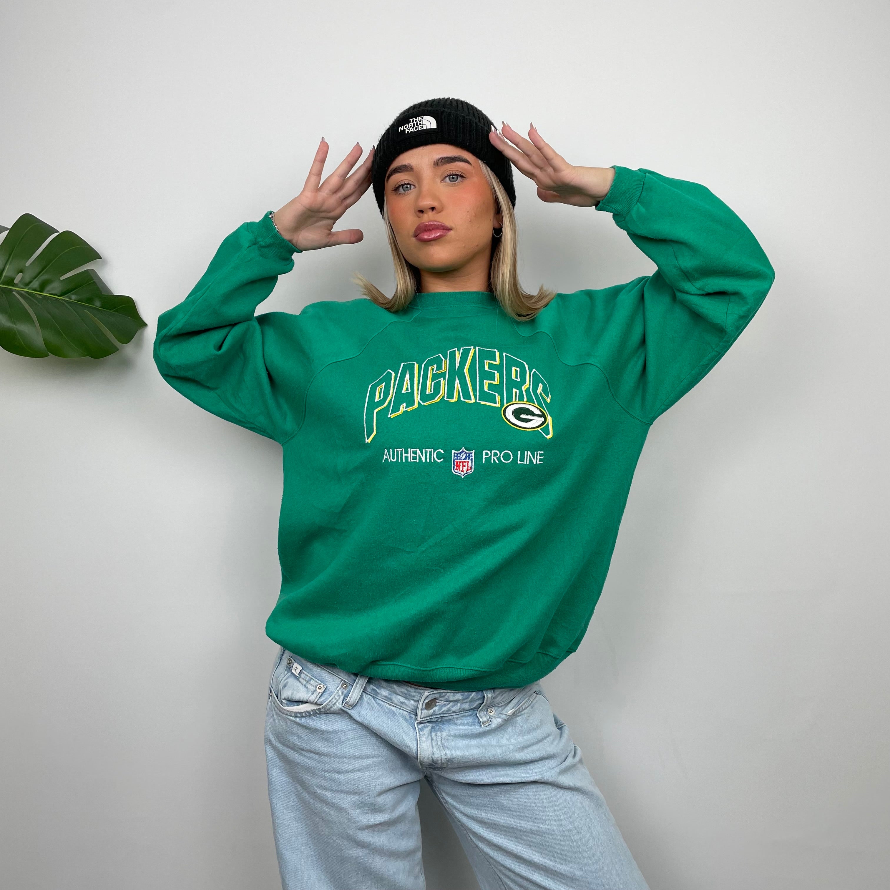 Green Bay Packers Green Embroidered Spell Out Sweatshirt (M)