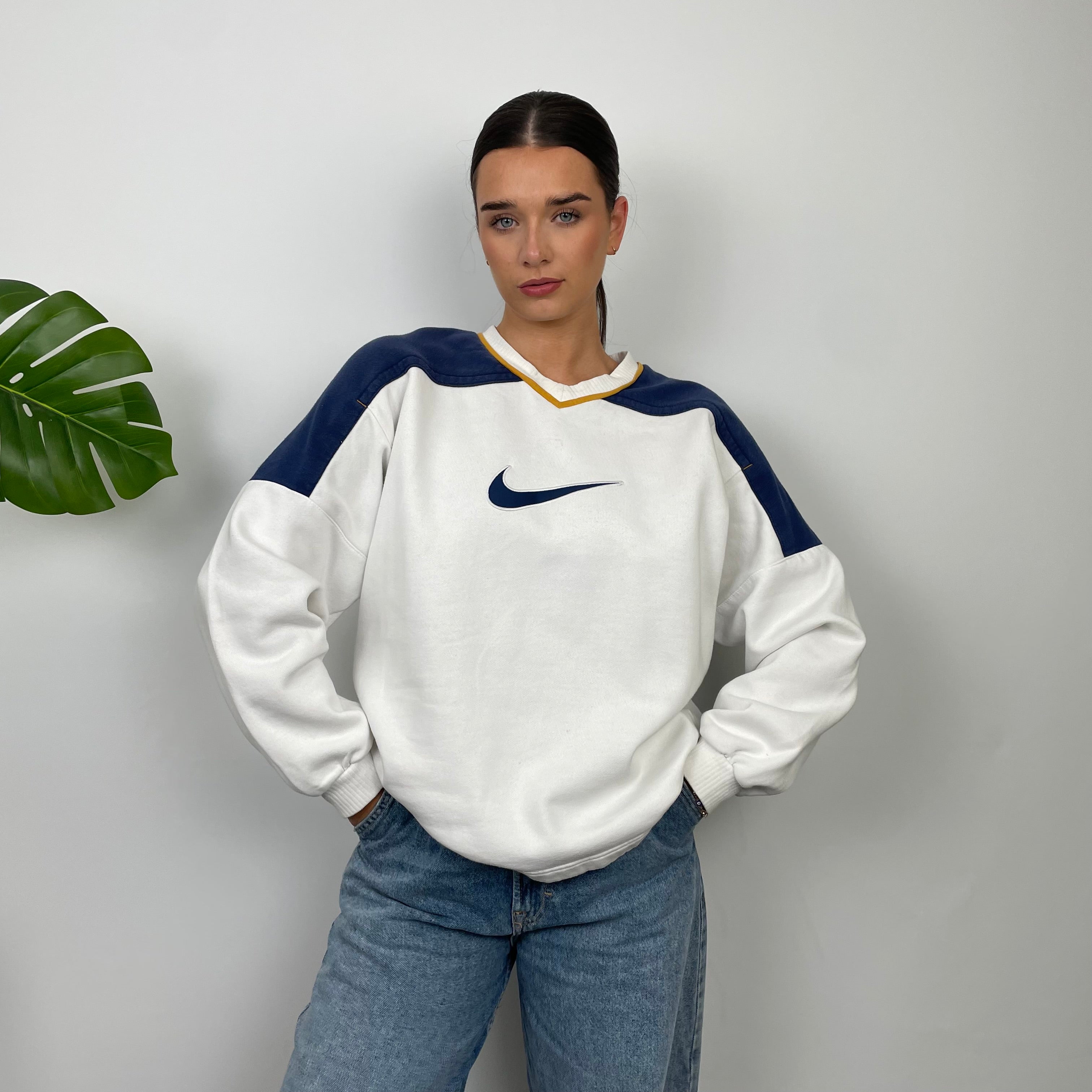 Nike RARE White Embroidered Swoosh Sweatshirt (M)