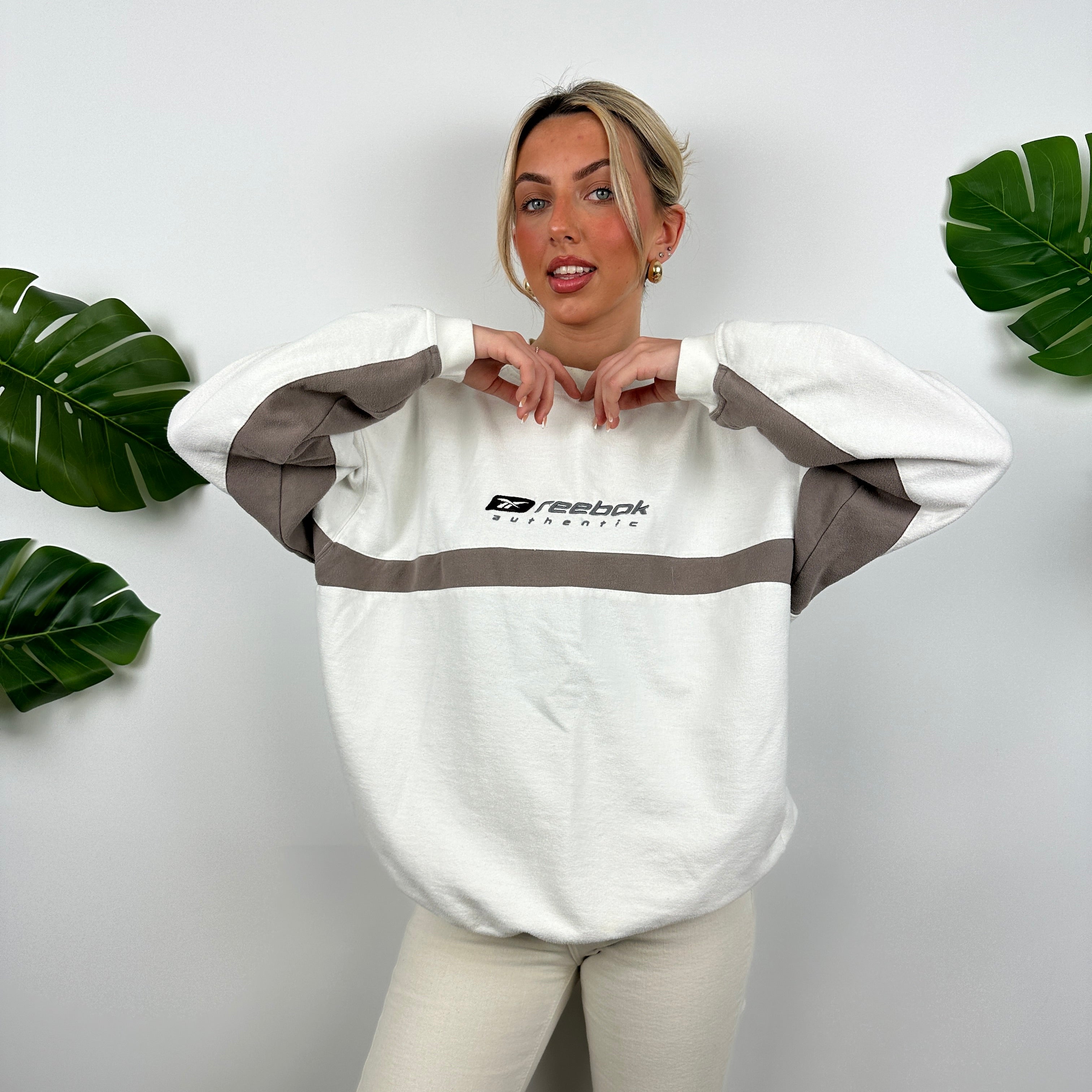 Reebok White Embroidered Spell Out Sweatshirt (M)