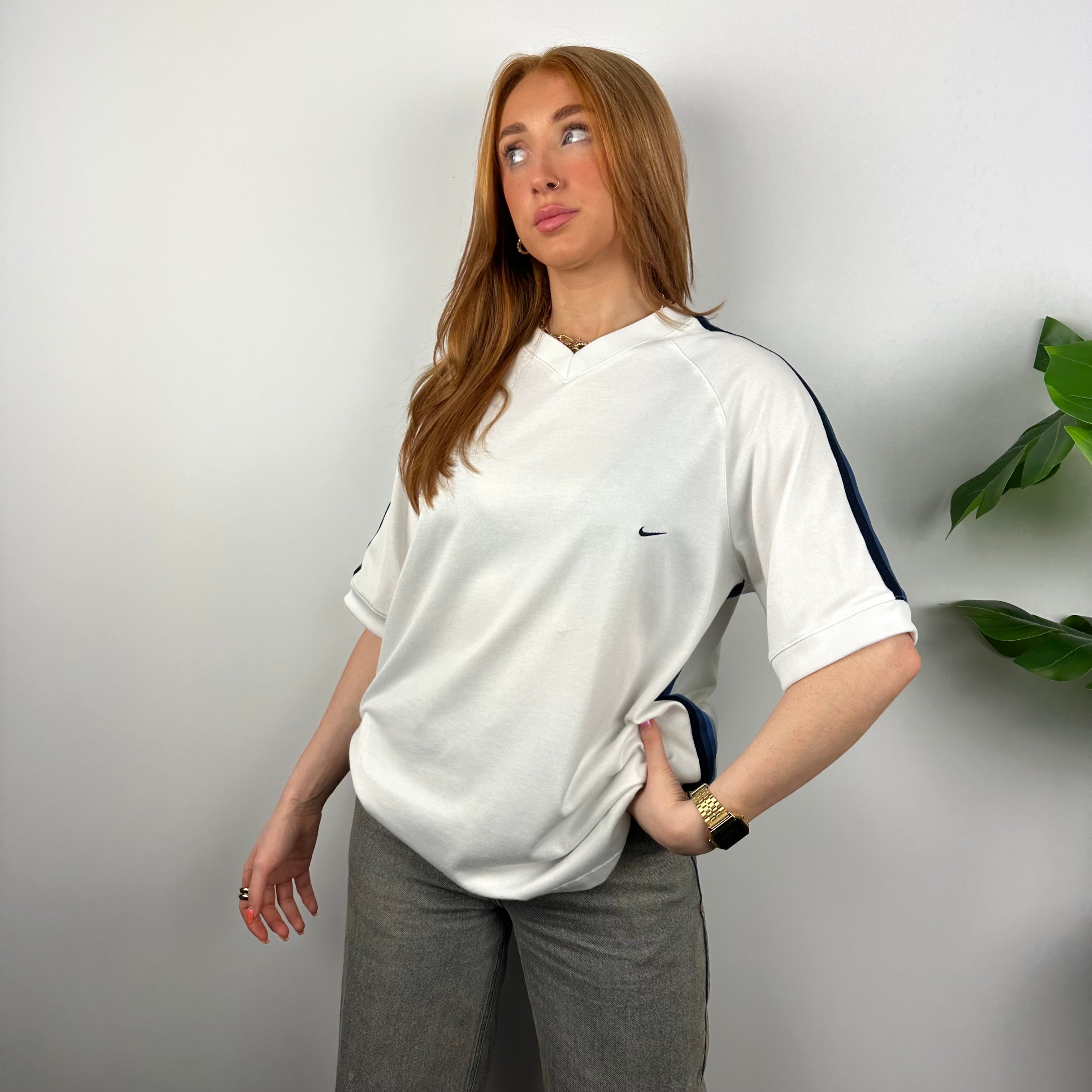 Nike RARE White Embroidered Swoosh T Shirt (L)