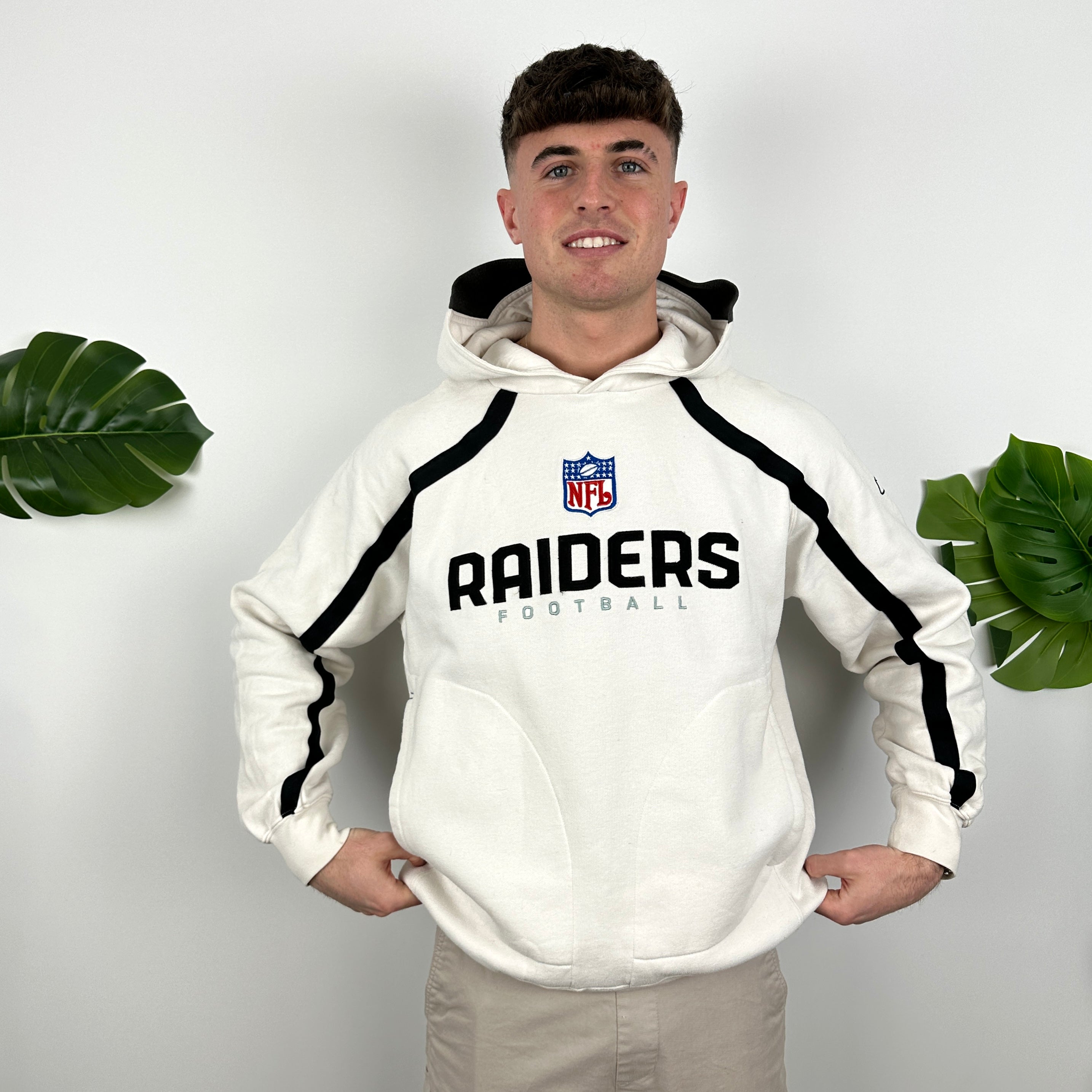 NFL Las Vegas Raiders White Embroidered Spell Out Hoodie (L)