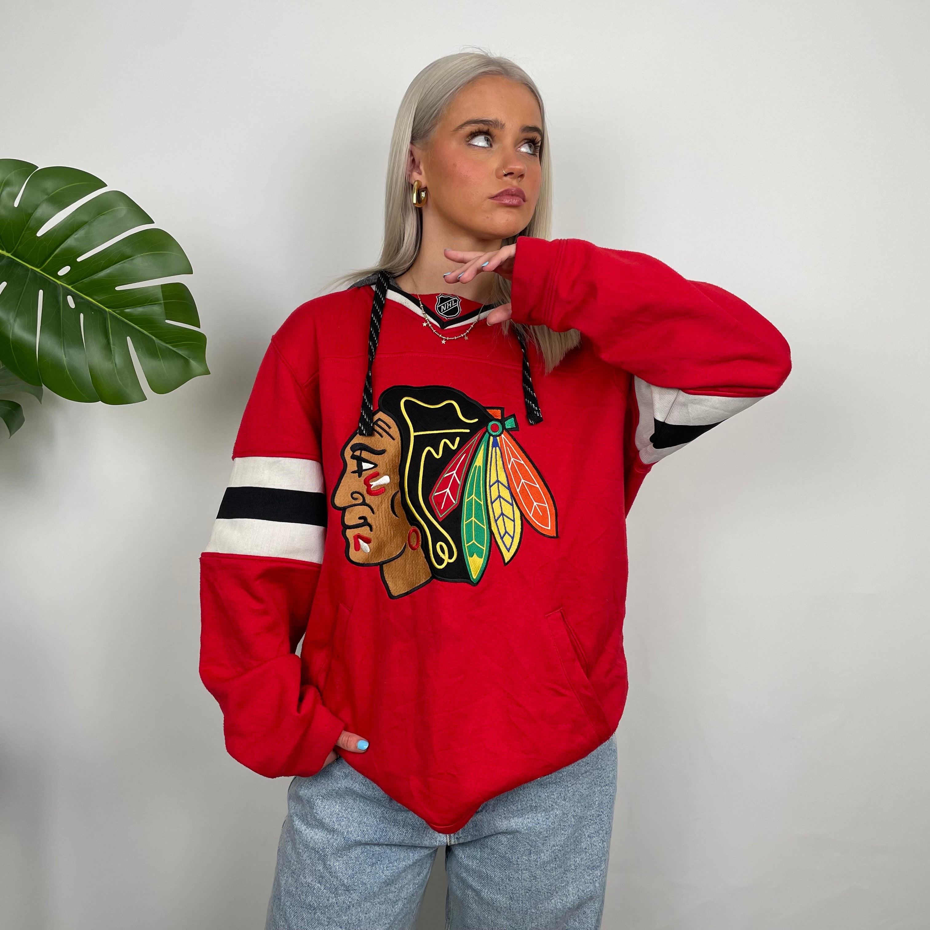 Chicago Black Hawks NHL Red  Embroidered Spell Out Hoodie (M)