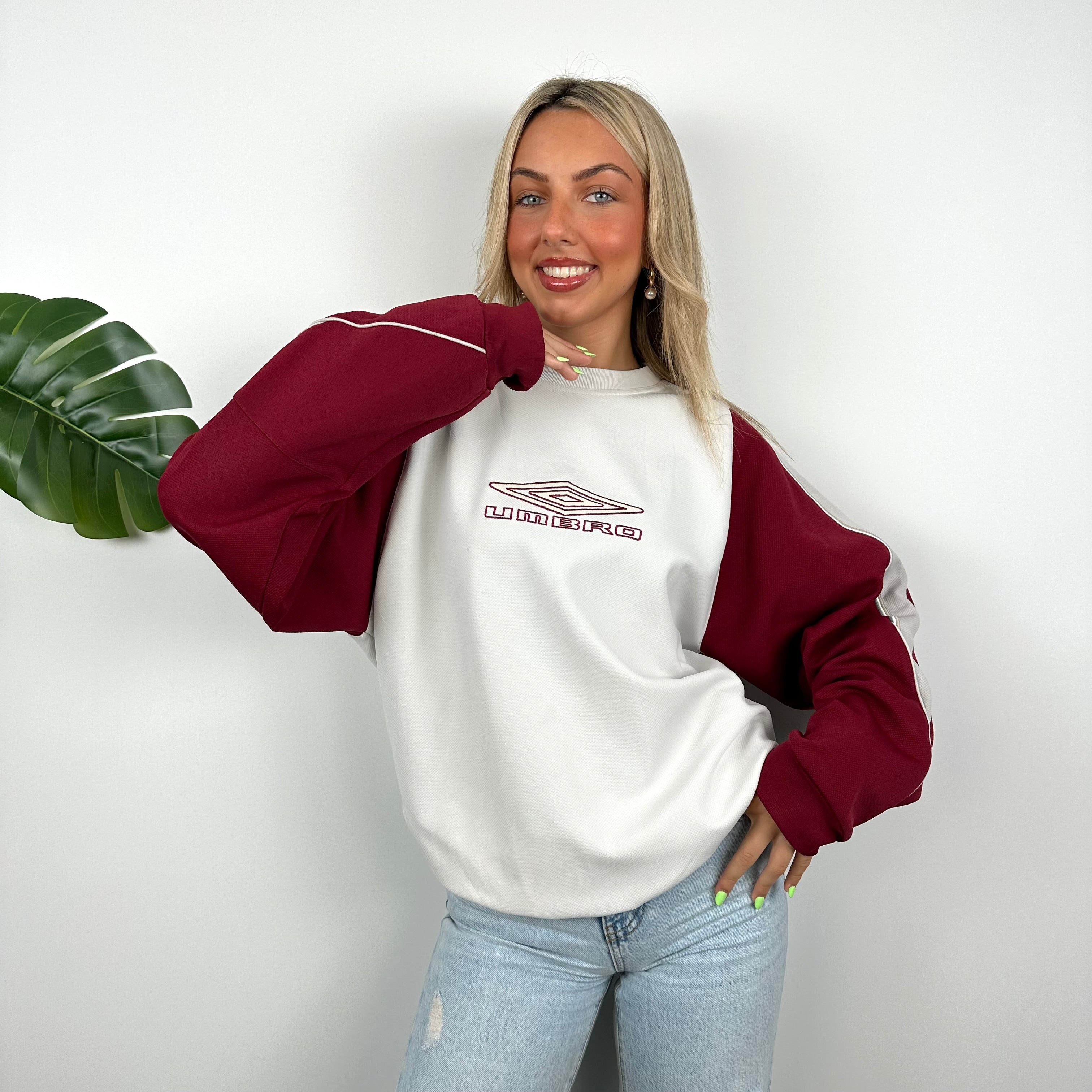 Umbro White Embroidered Spell Out Sweatshirt (L)