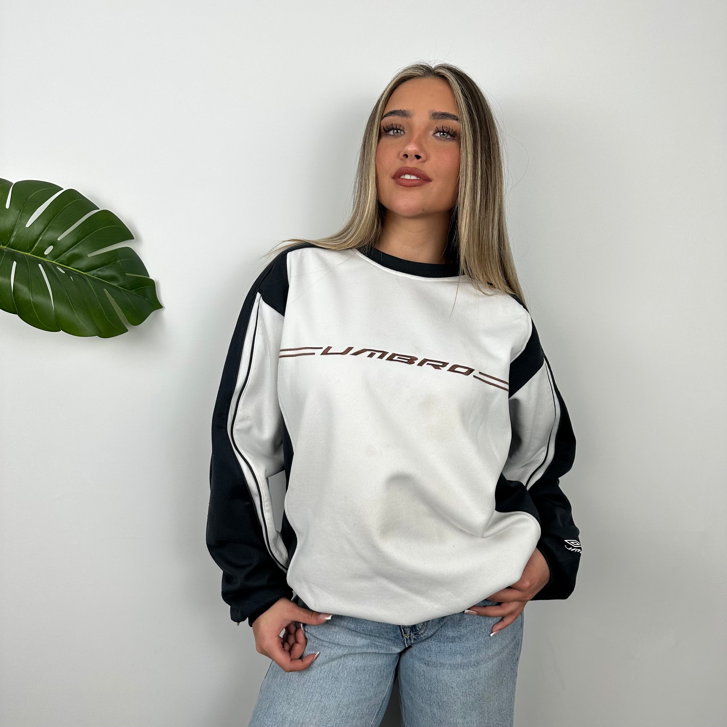 Umbro White Embroidered Spell Out Sweatshirt (L)