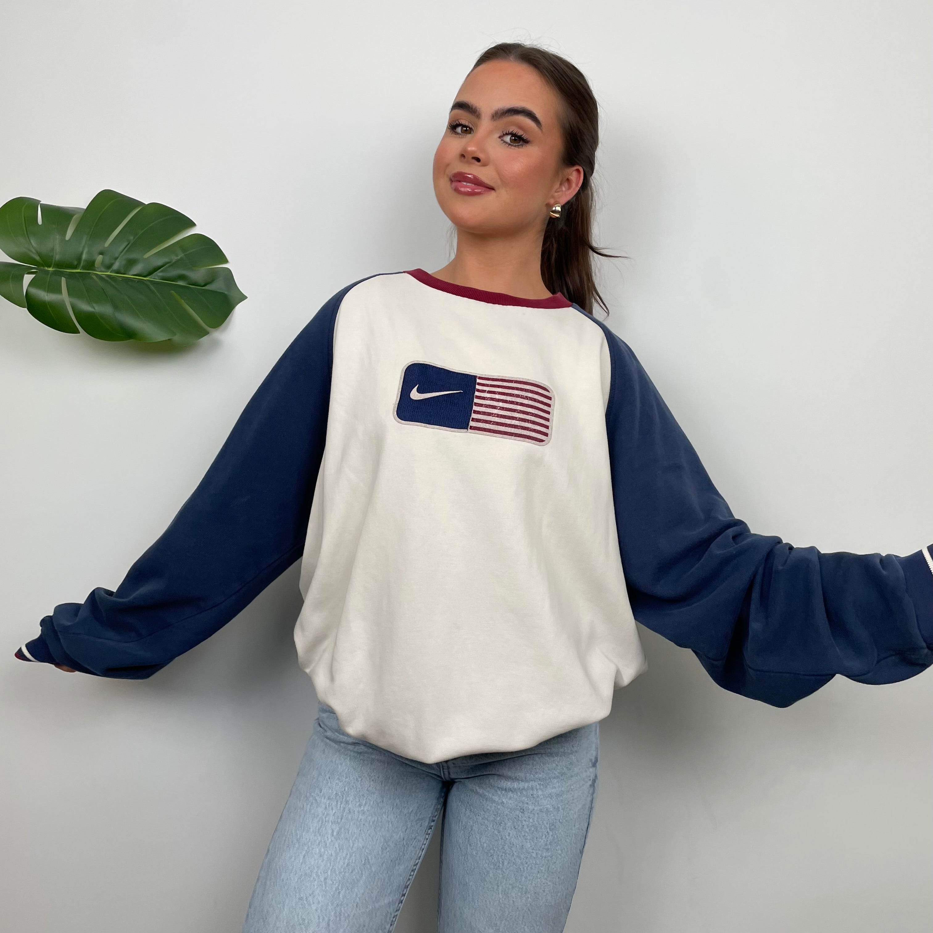 Nike X USA White Embroidered Spell Out Sweatshirt (L)